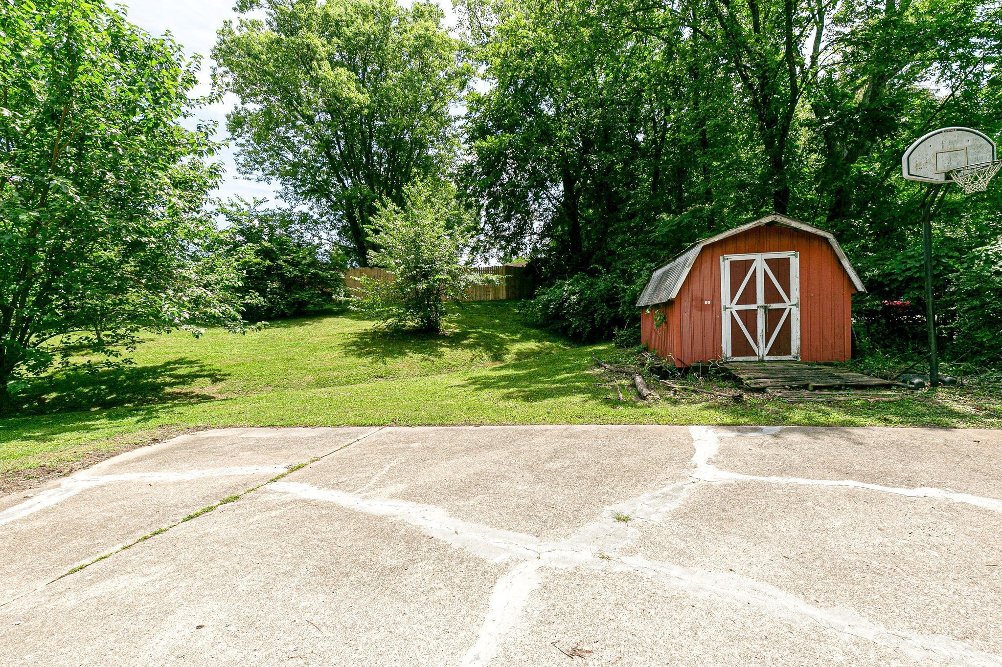 4824 Lynn Dr