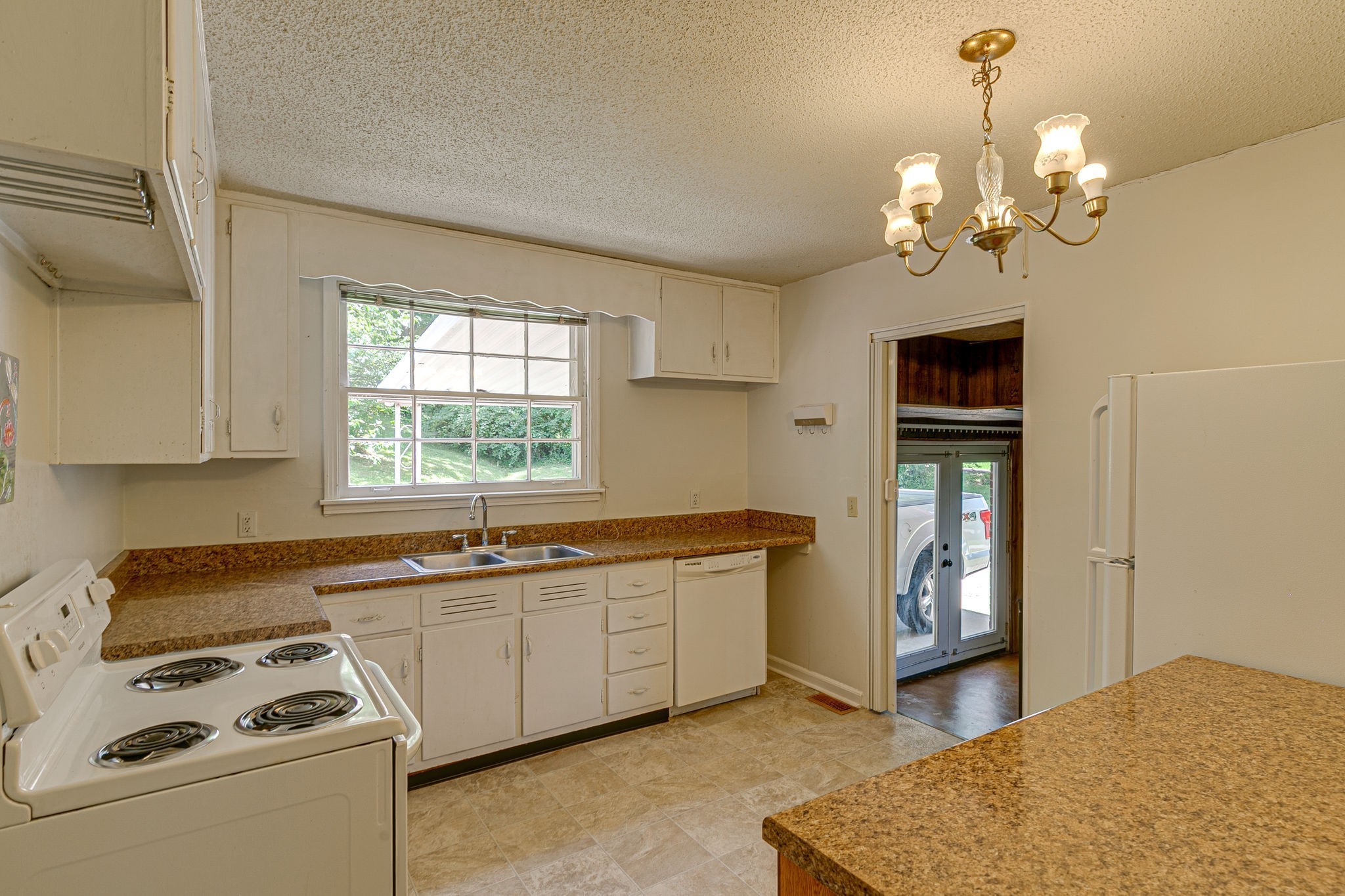 4824 Lynn Dr