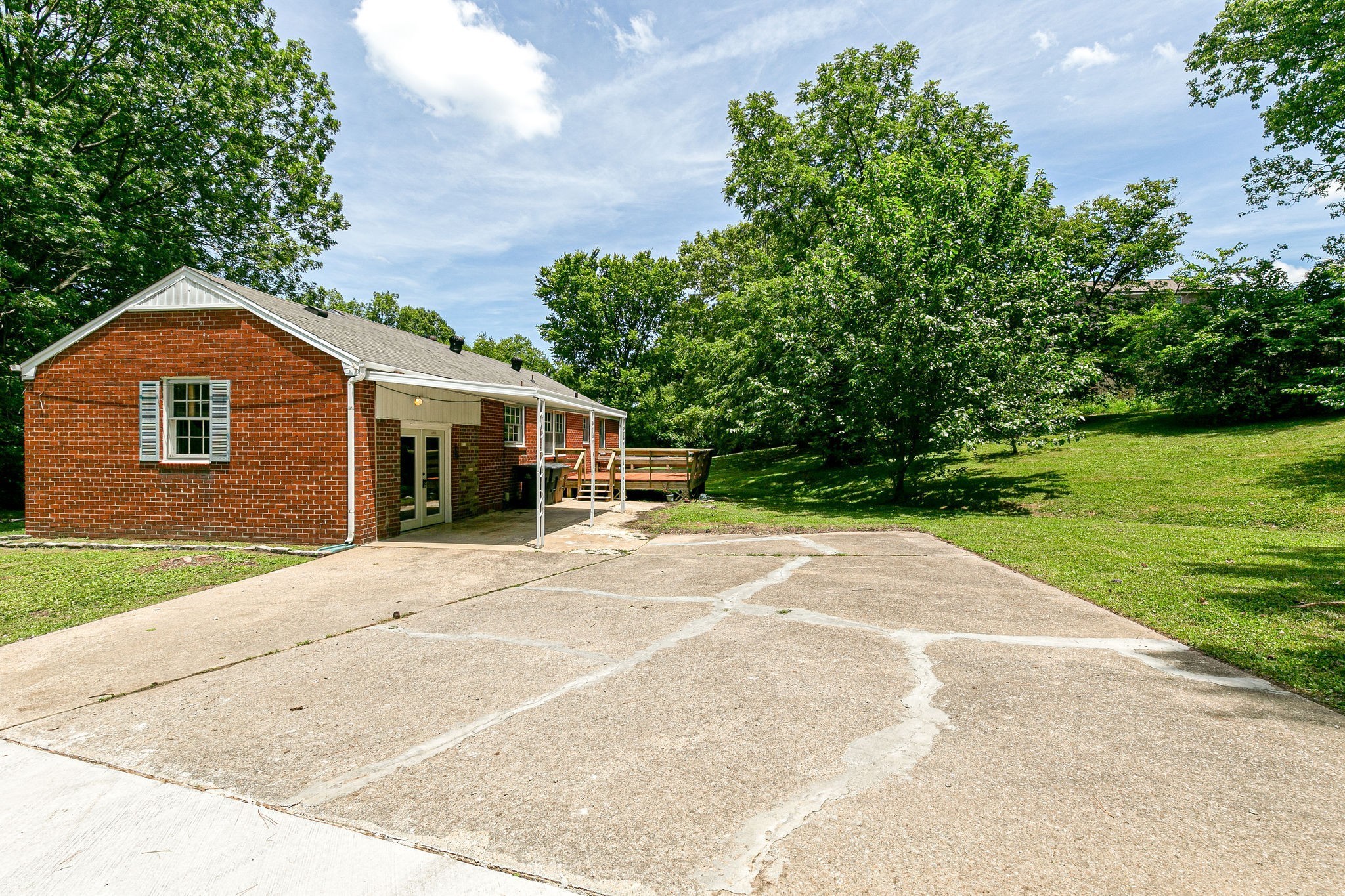 4824 Lynn Dr