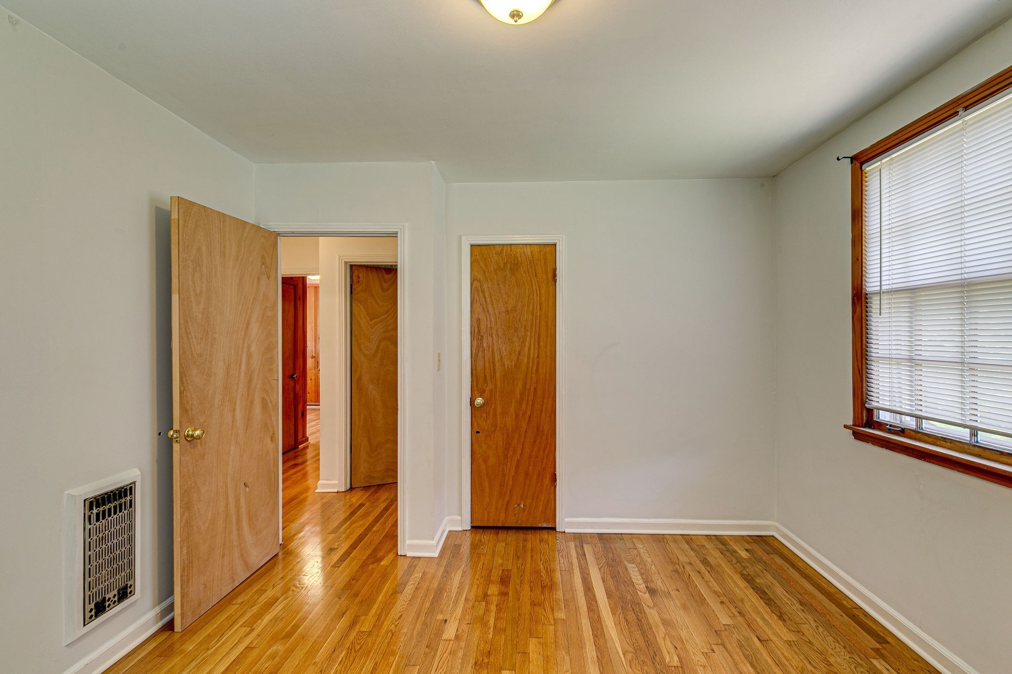 4824 Lynn Dr