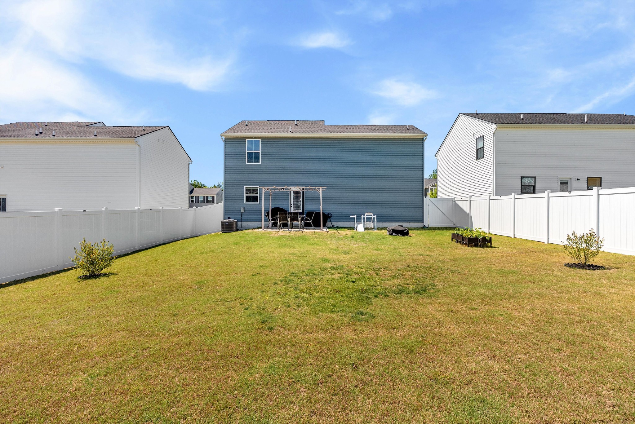 2325 Burnwick Grv