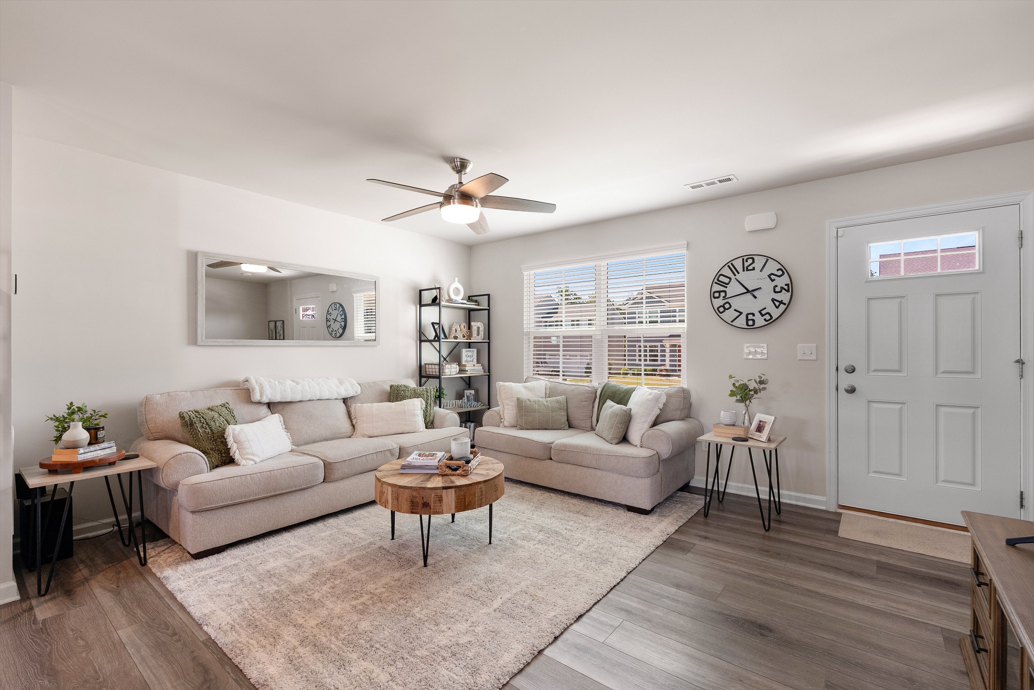 2325 Burnwick Grv