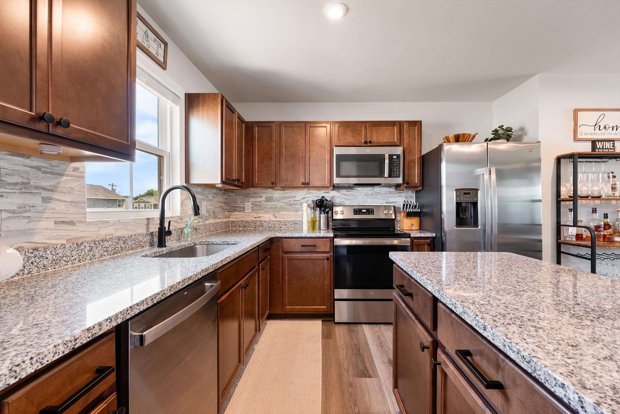 2325 Burnwick Grv