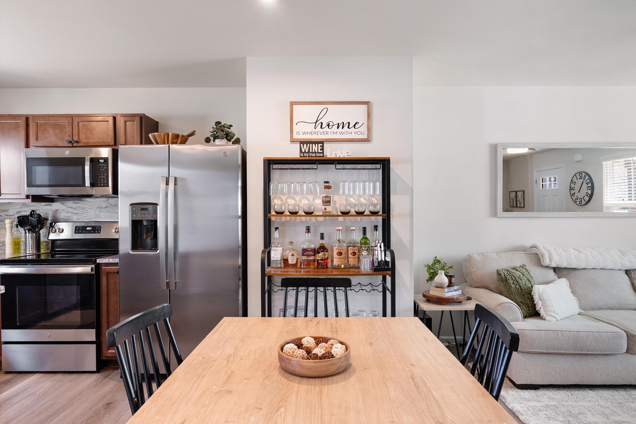 2325 Burnwick Grv