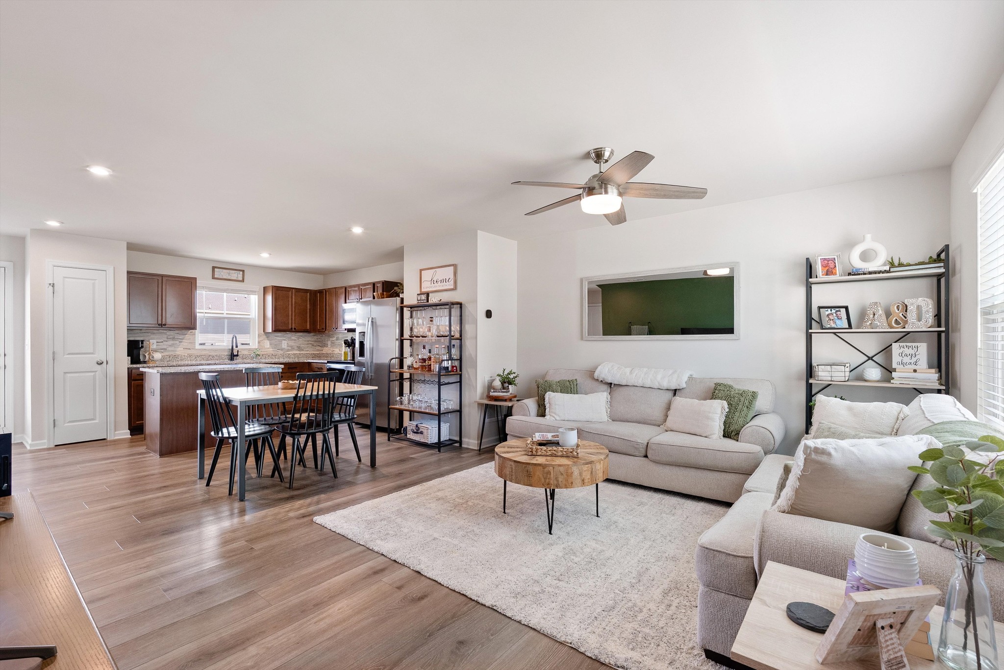 2325 Burnwick Grv