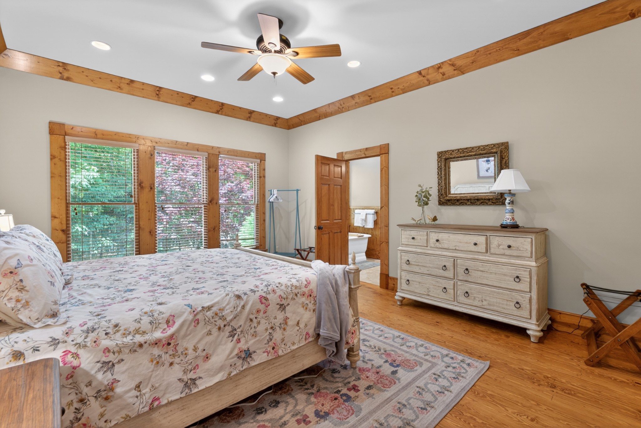 721 Azalea Ct