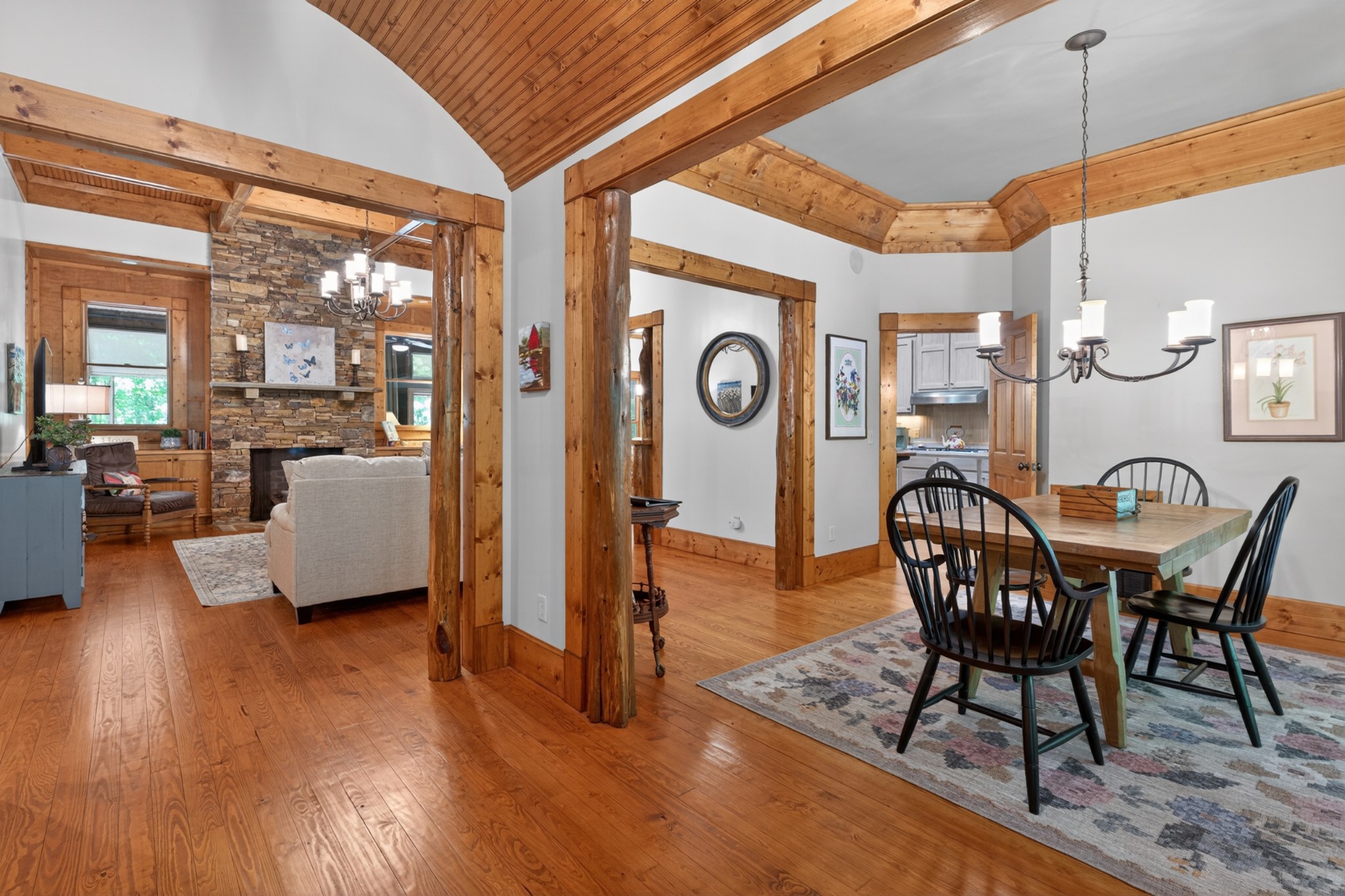 721 Azalea Ct
