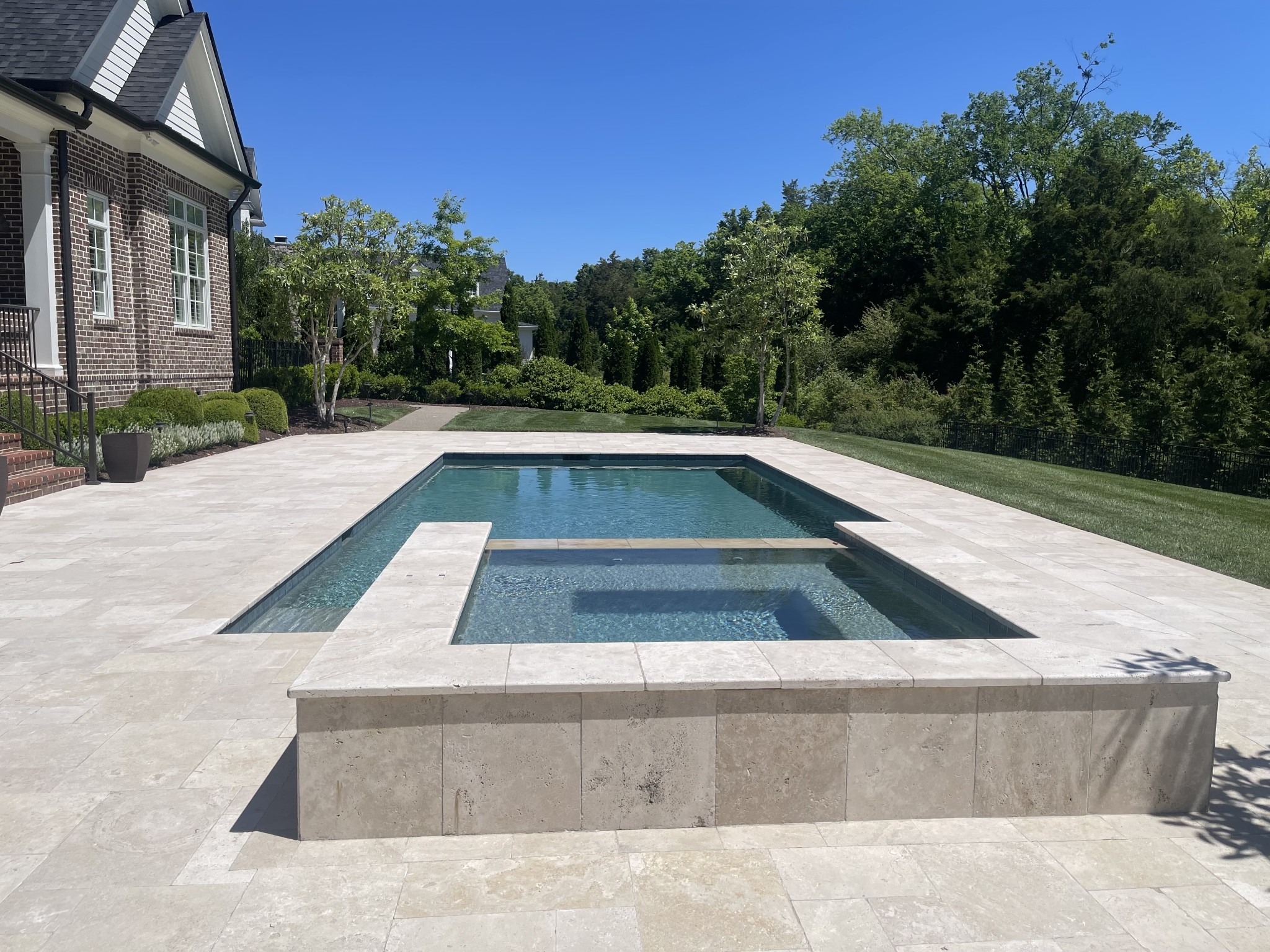 1204 Echo Ln