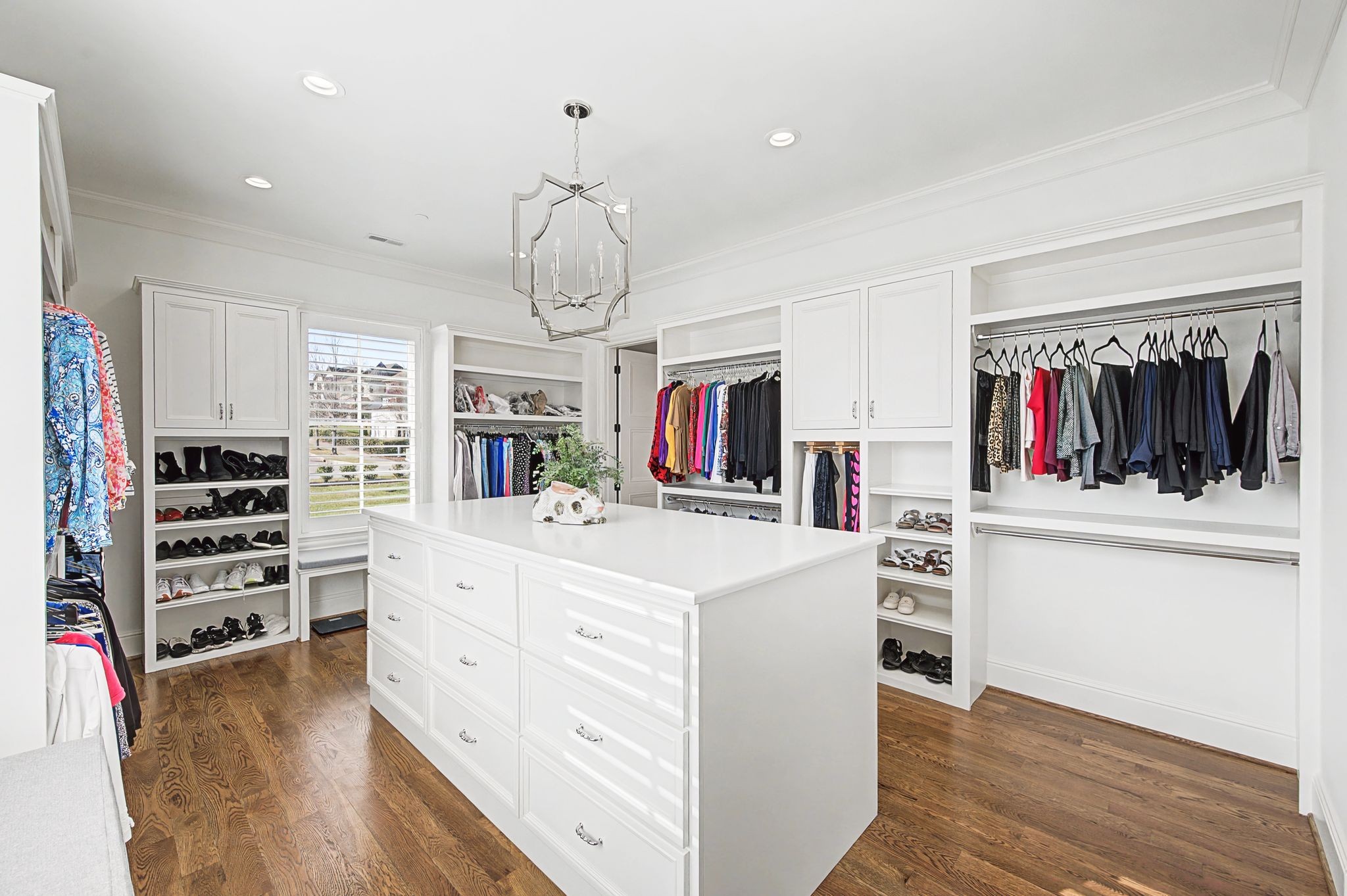 1204 Echo Ln