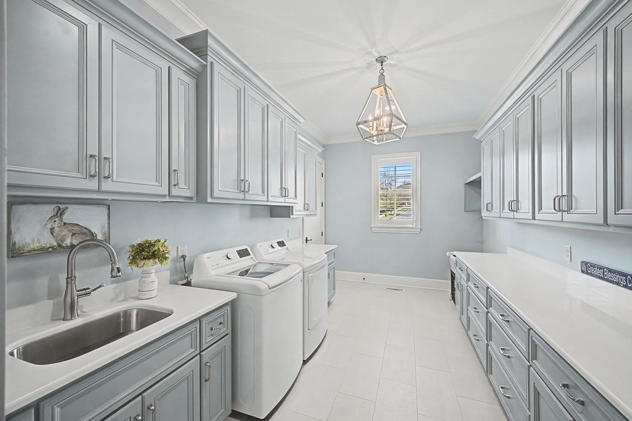 1204 Echo Ln