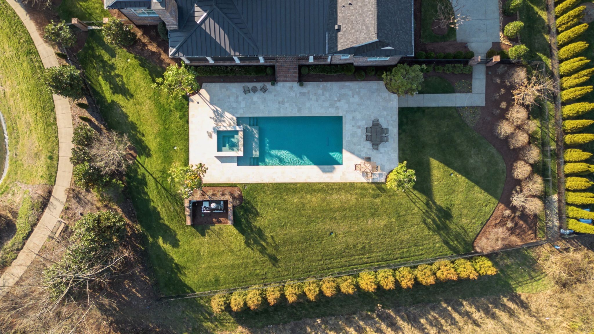 1204 Echo Ln