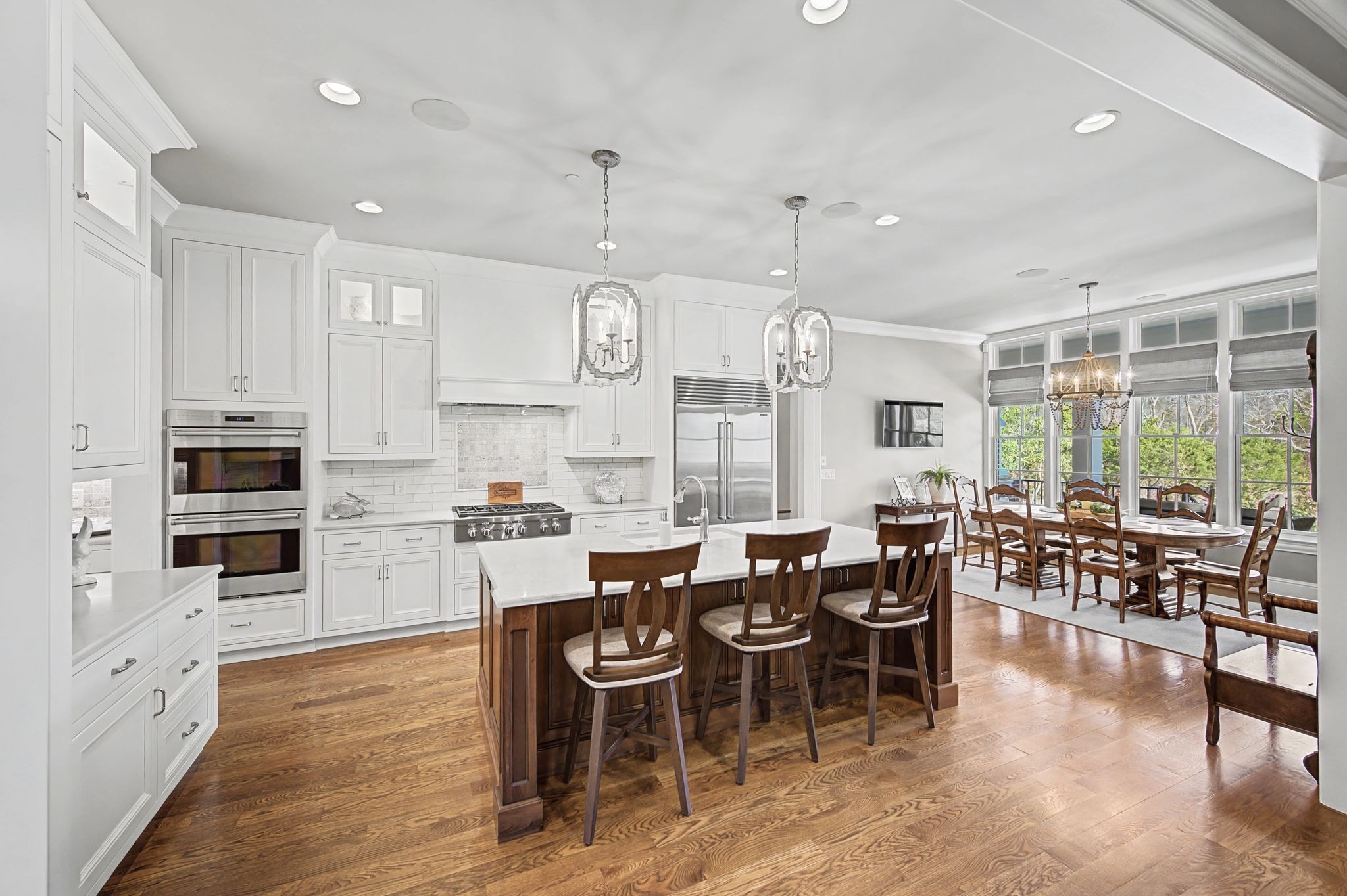 1204 Echo Ln