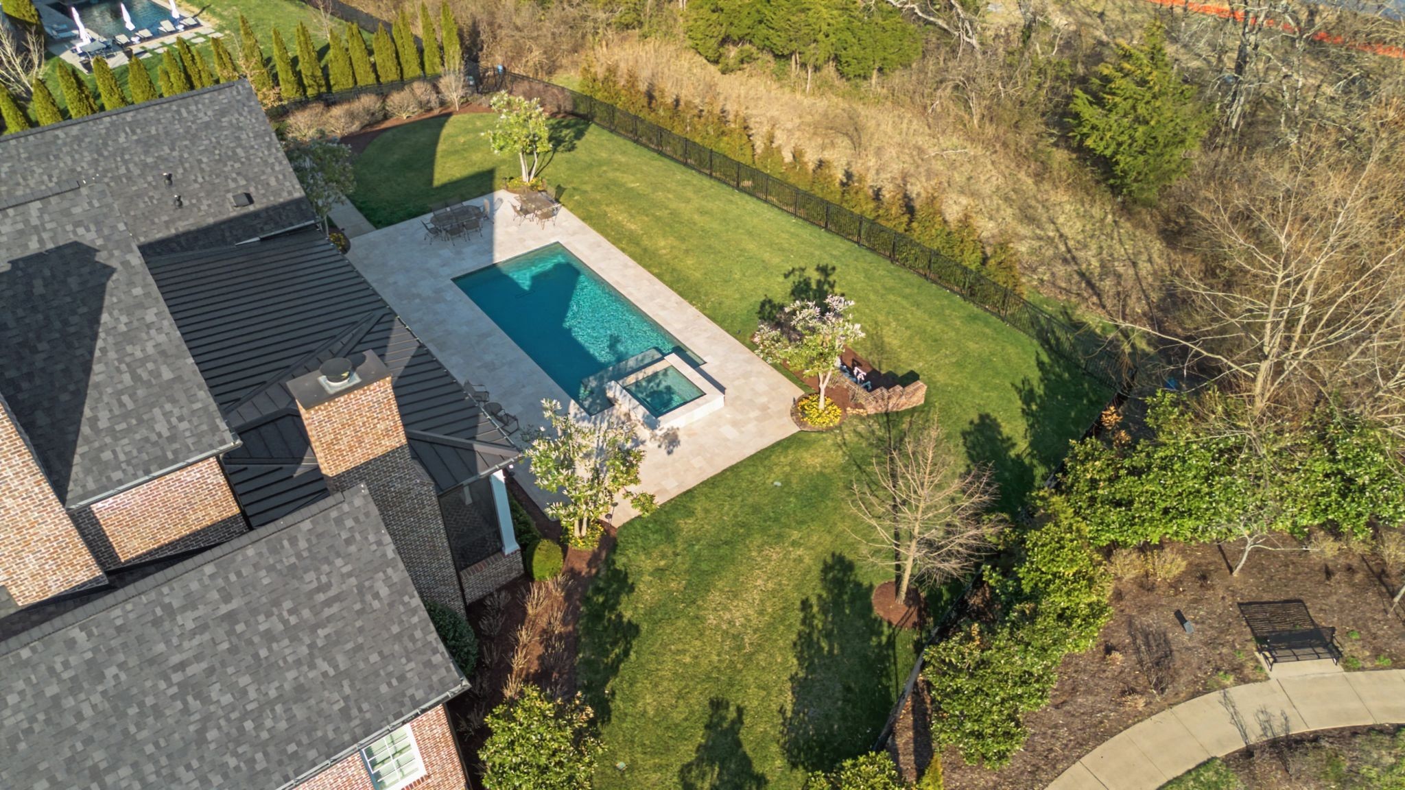 1204 Echo Ln