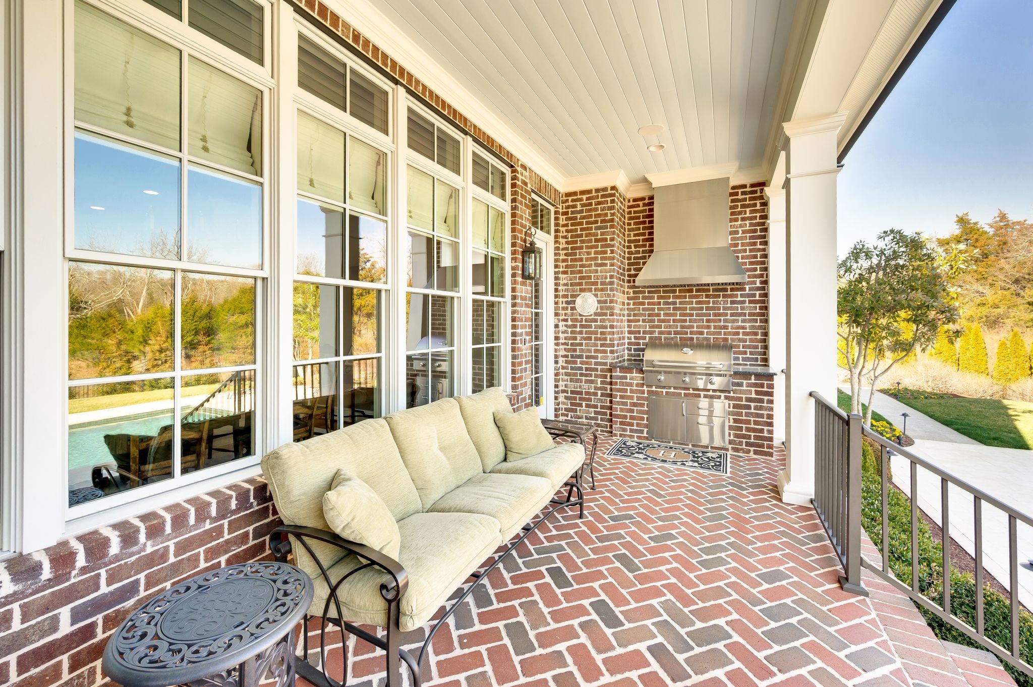 1204 Echo Ln