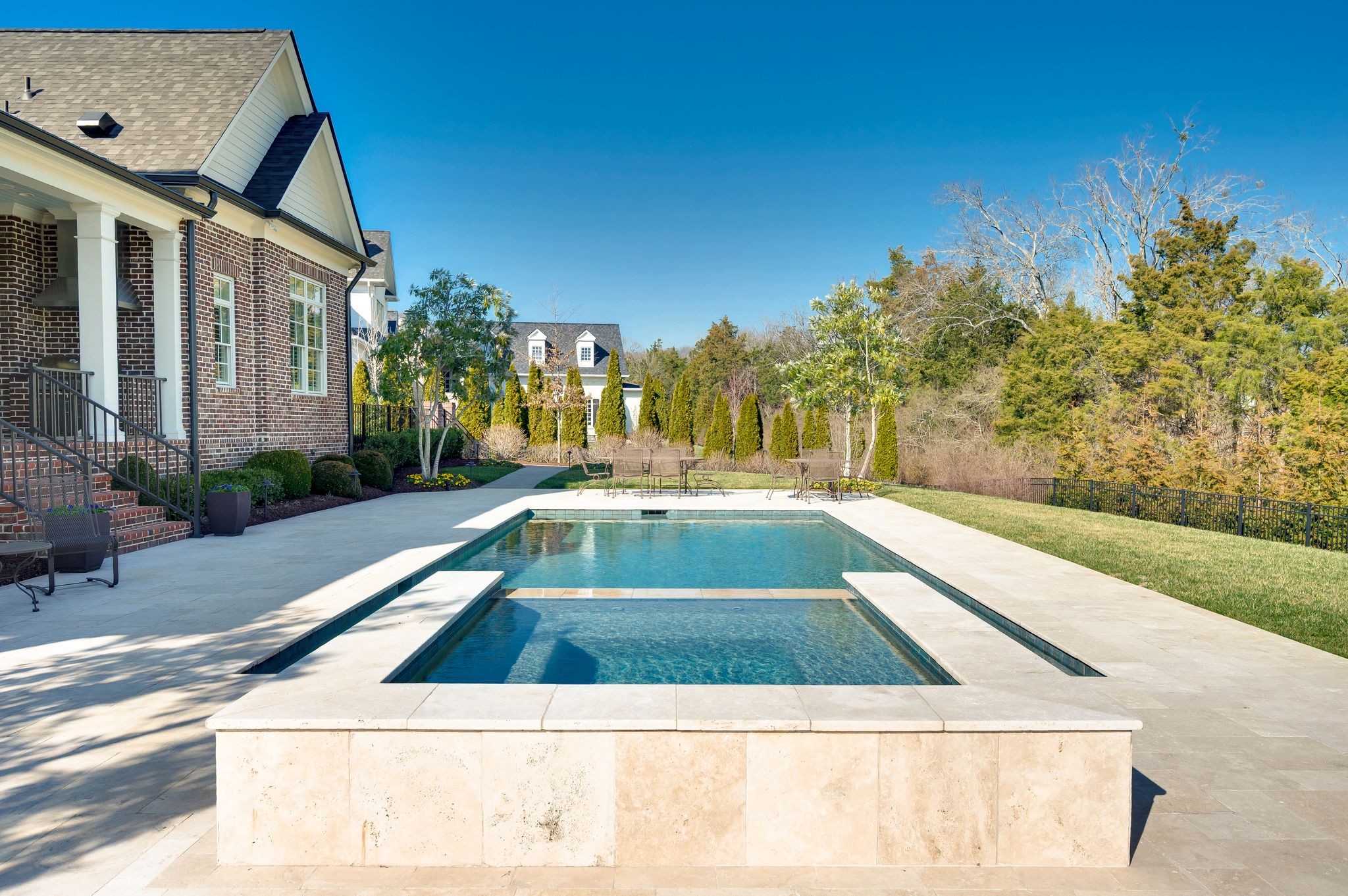 1204 Echo Ln