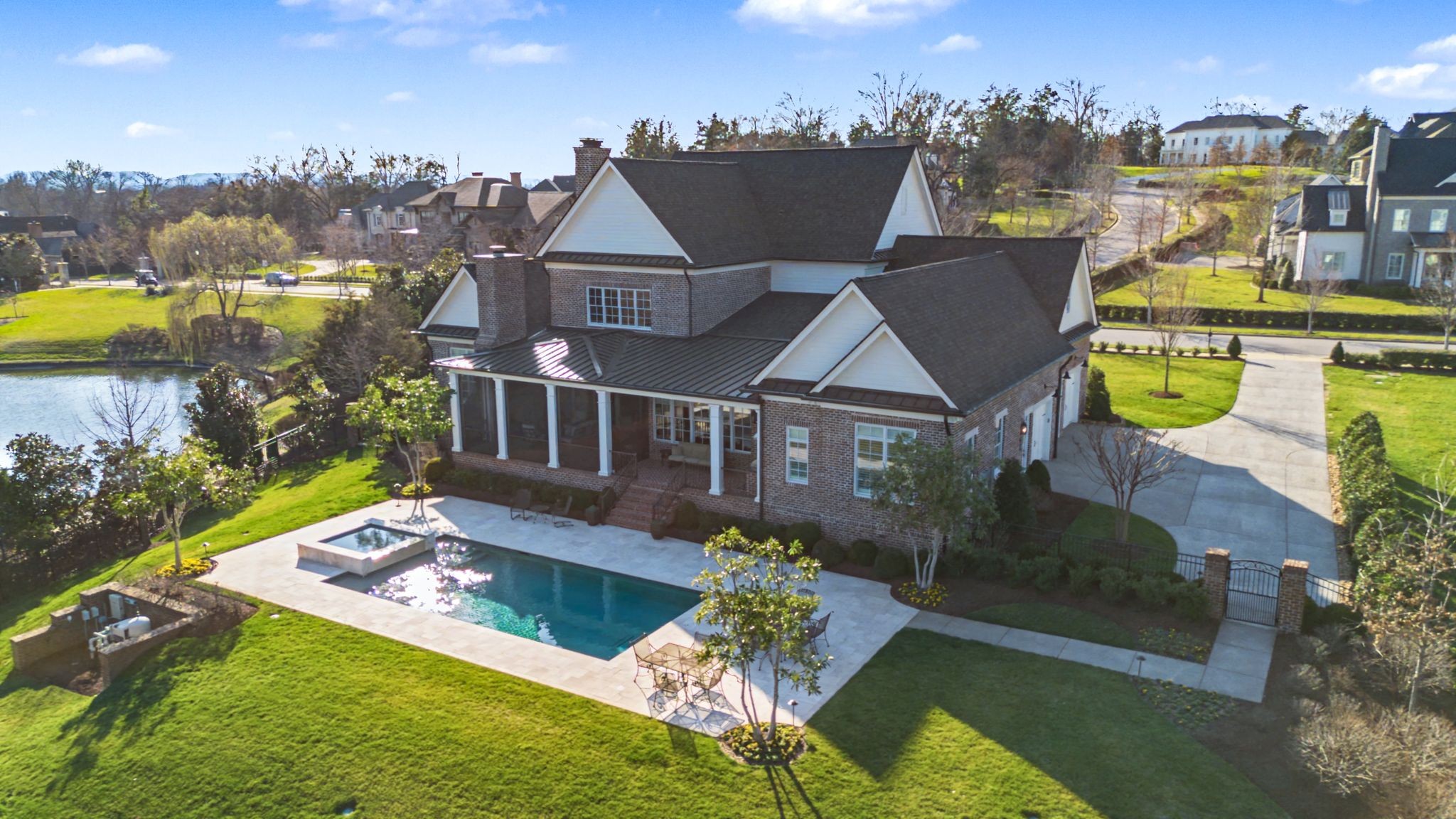 1204 Echo Ln