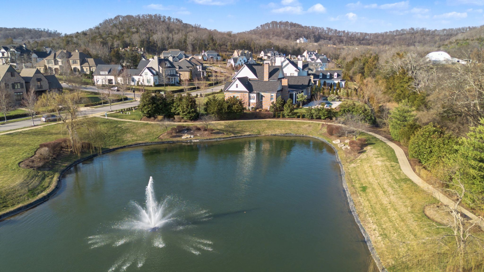 1204 Echo Ln