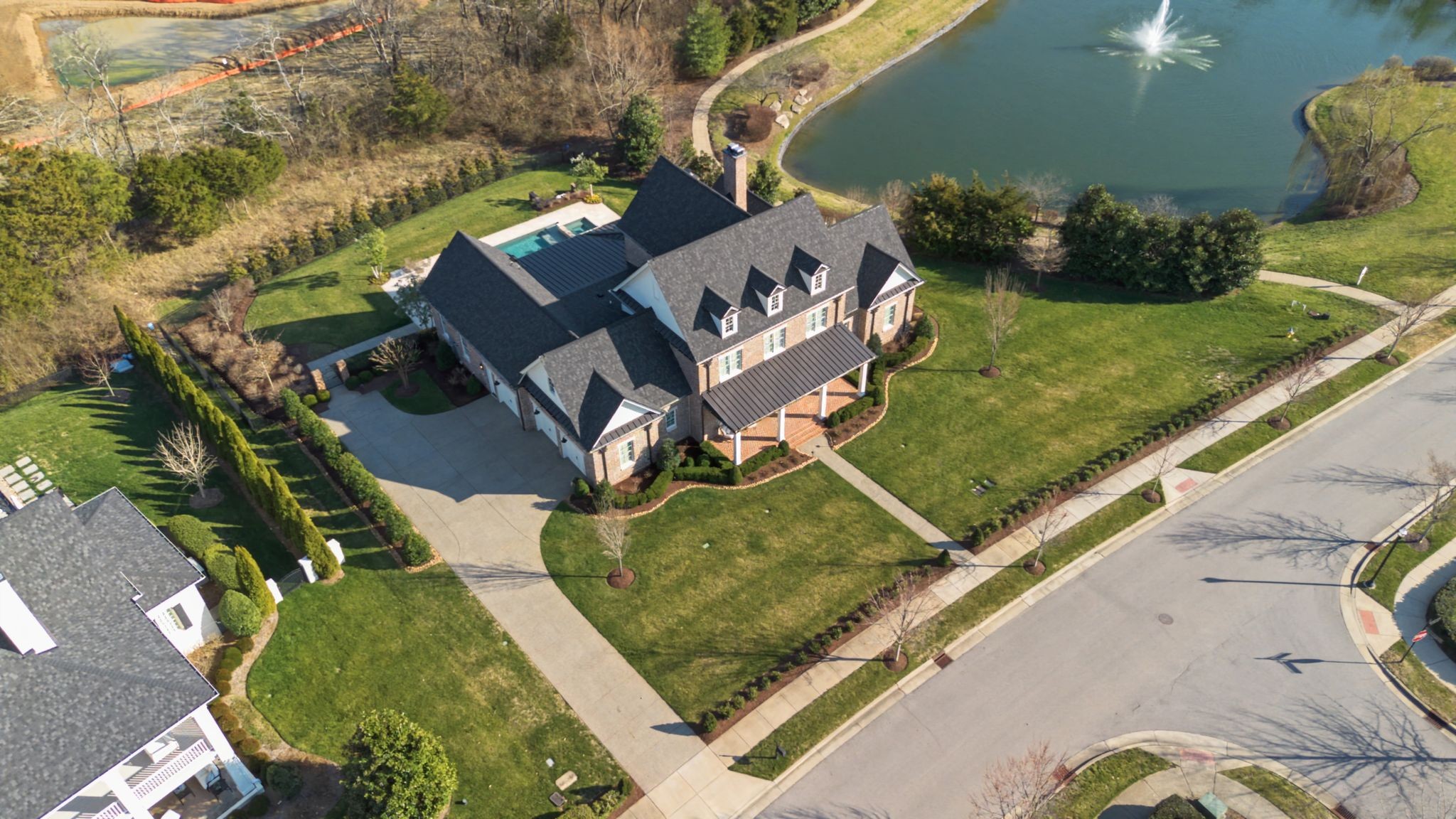 1204 Echo Ln