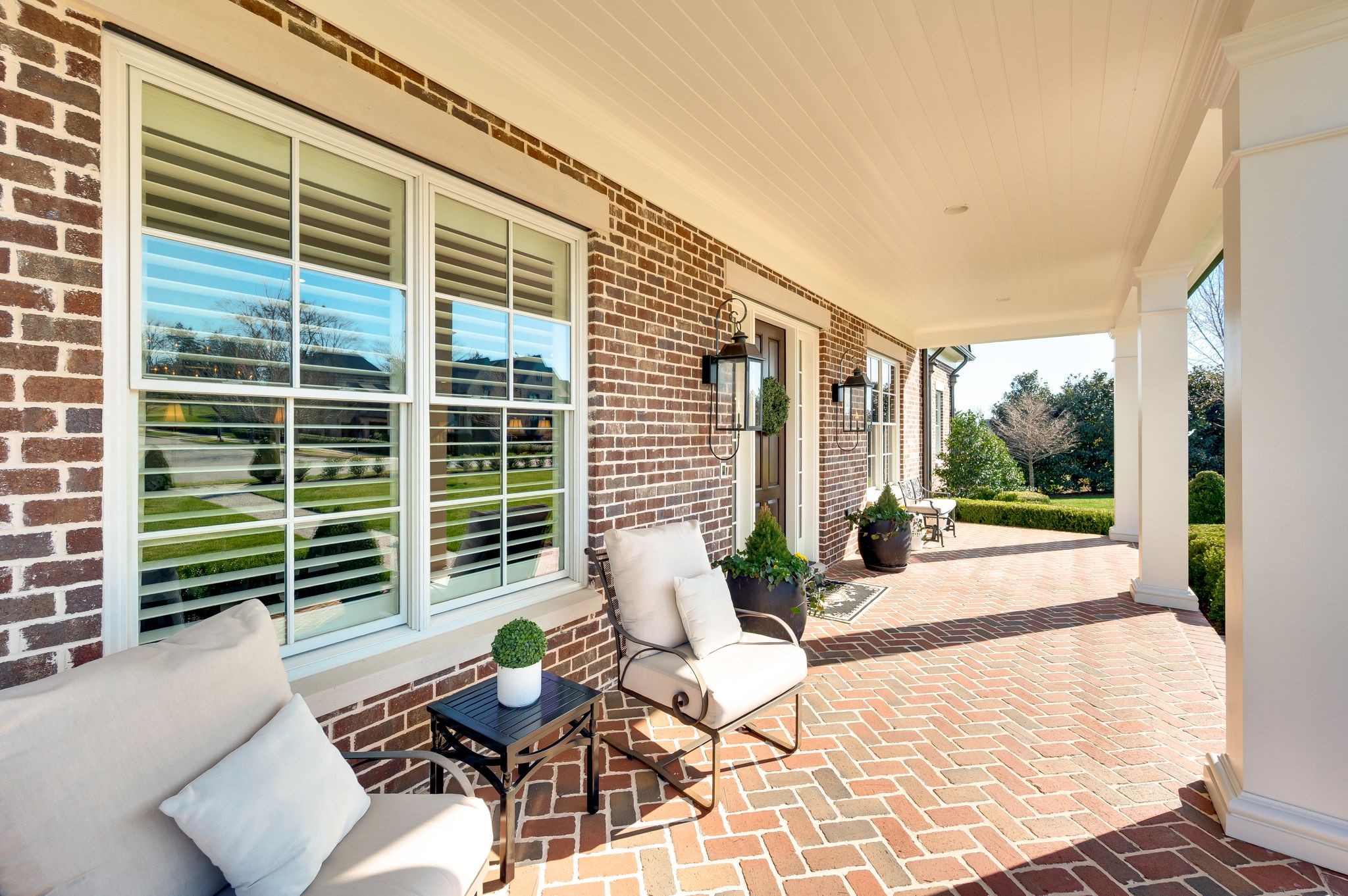 1204 Echo Ln