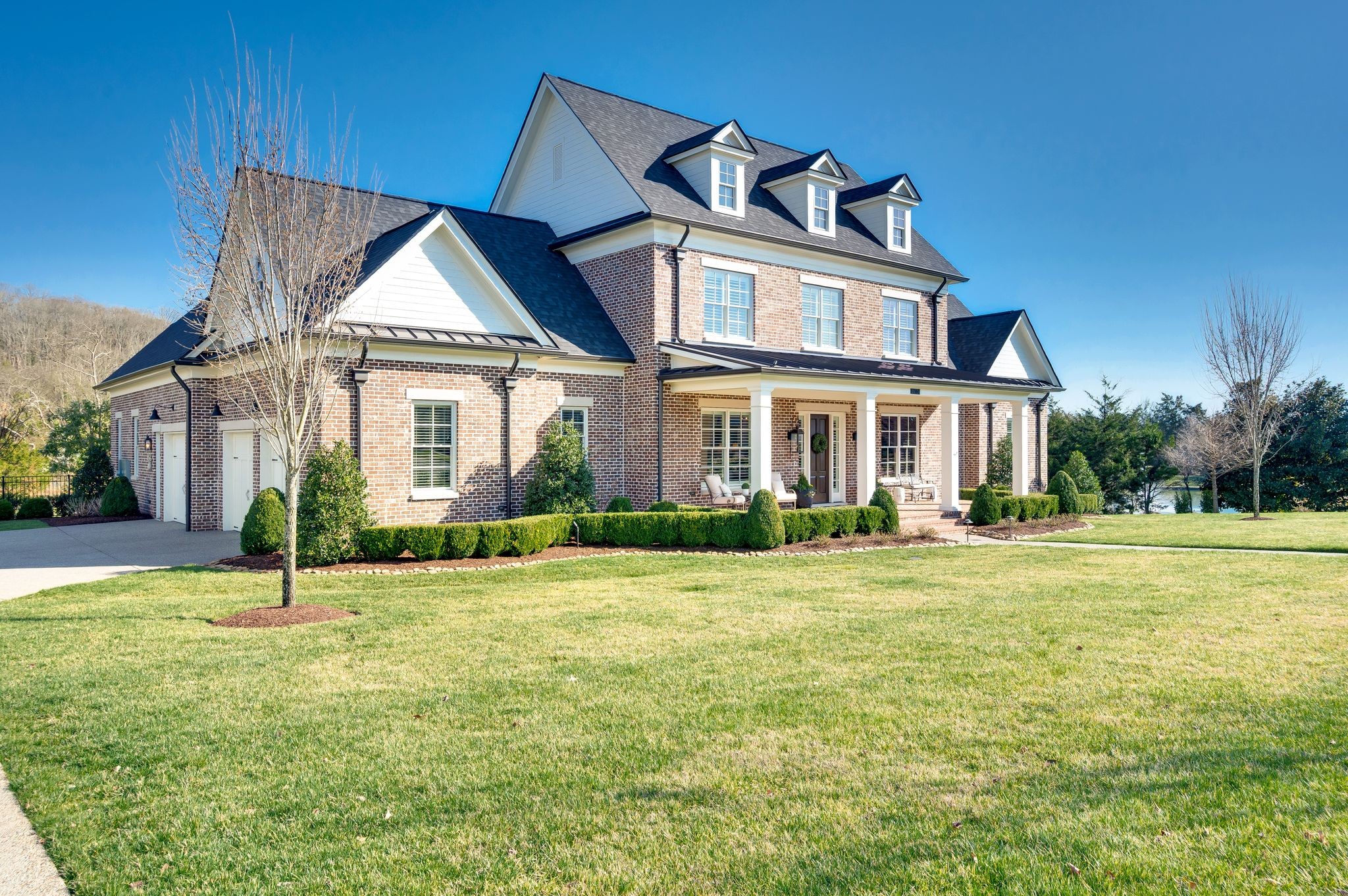 1204 Echo Ln
