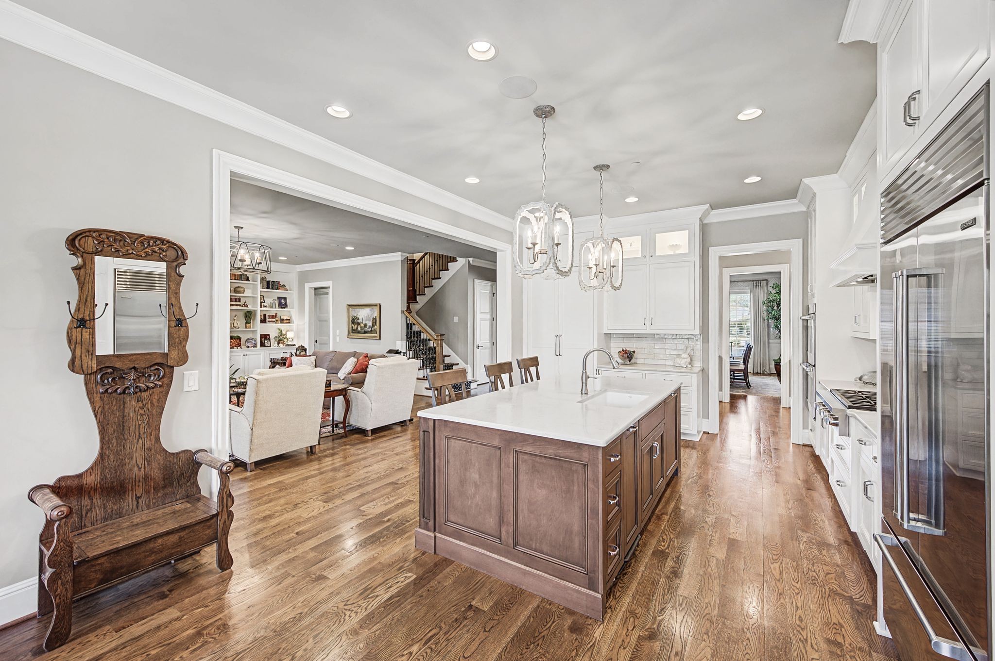 1204 Echo Ln