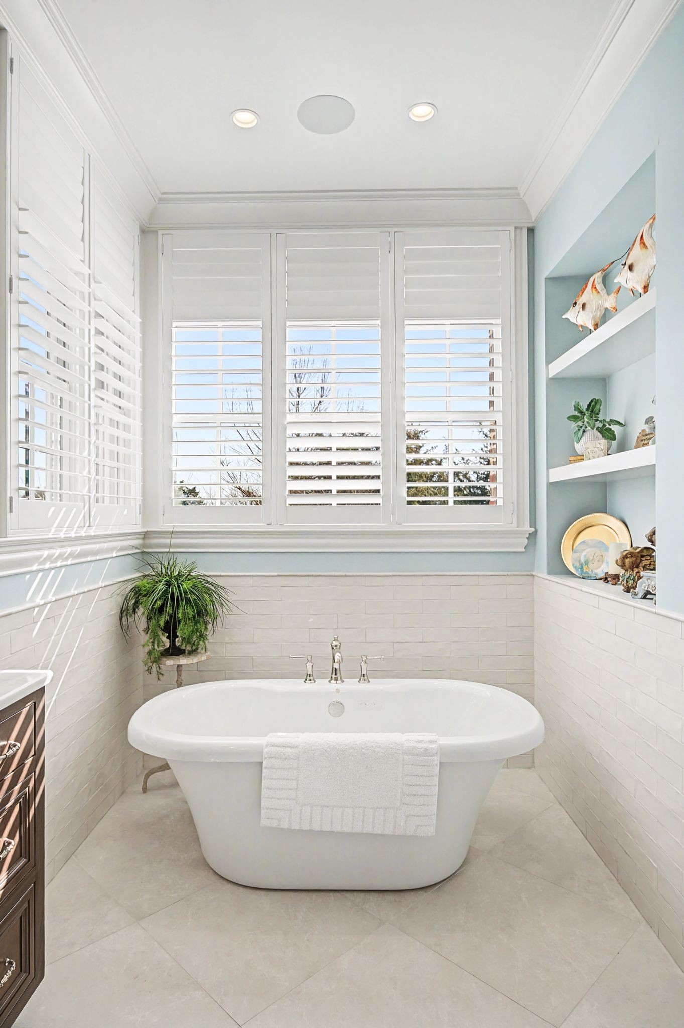 1204 Echo Ln