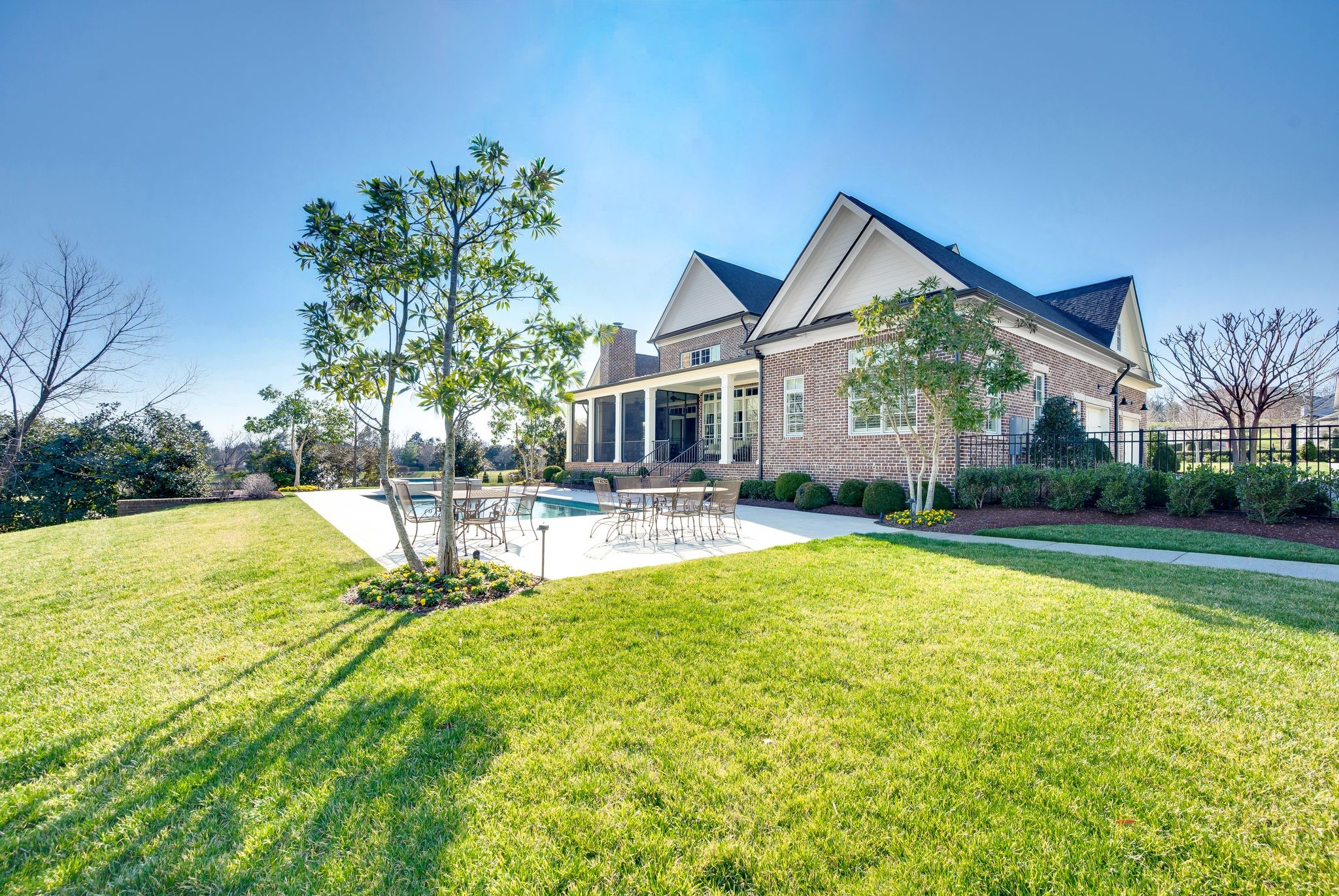1204 Echo Ln