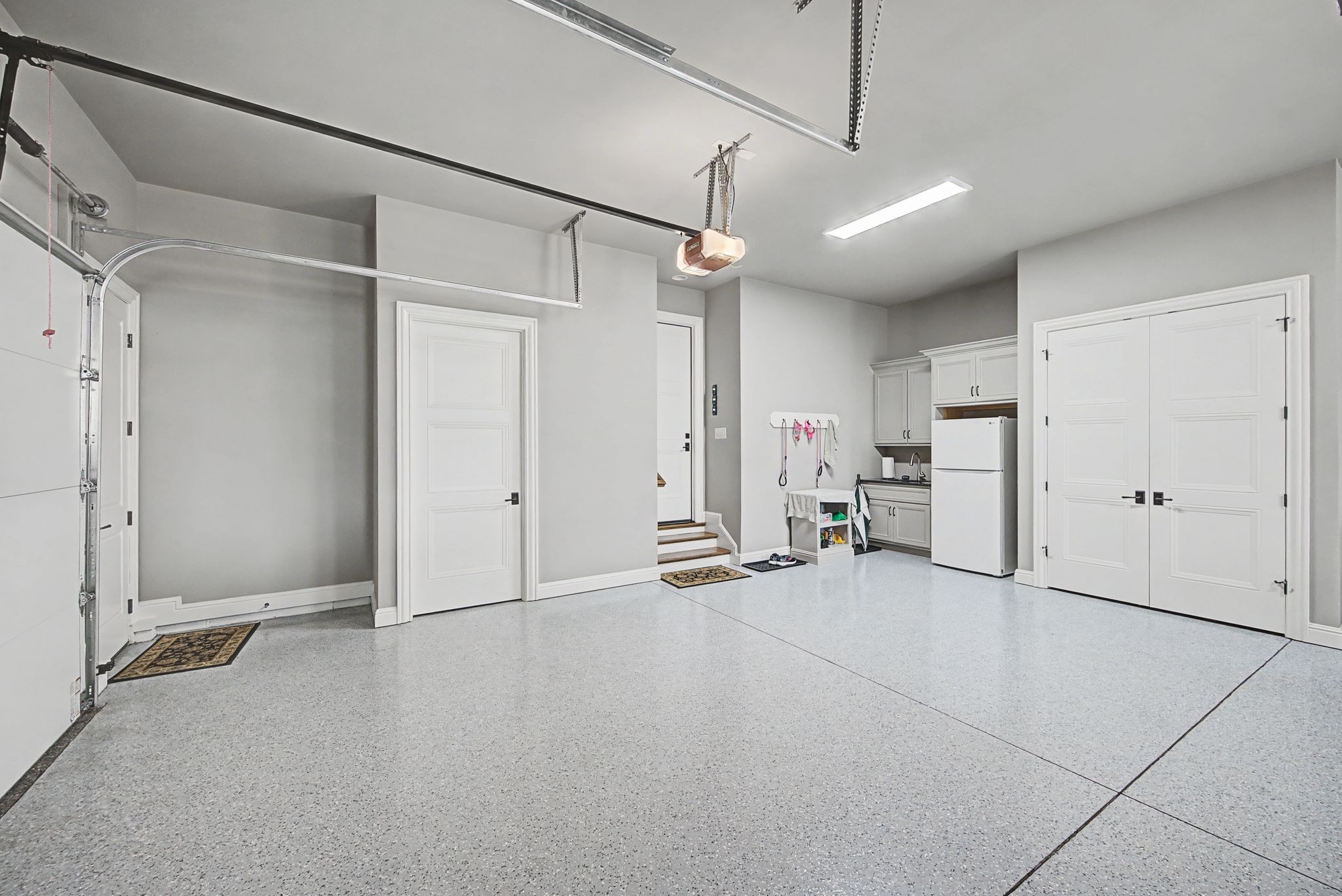 1204 Echo Ln
