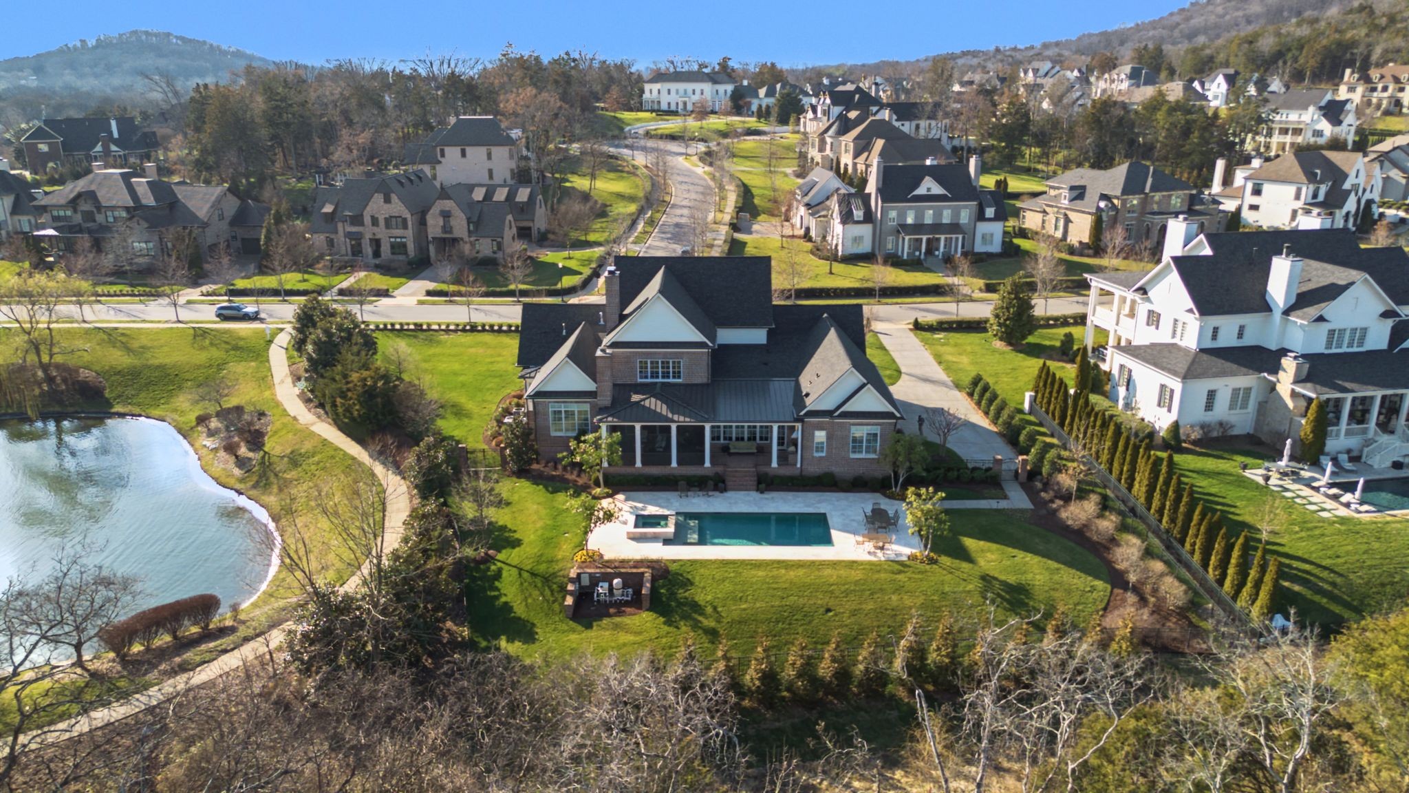 1204 Echo Ln