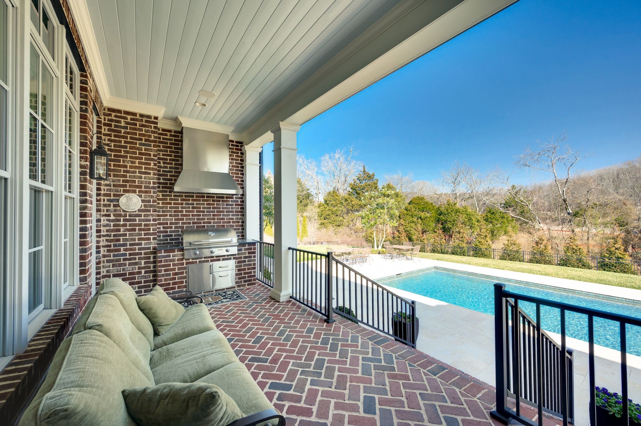 1204 Echo Ln