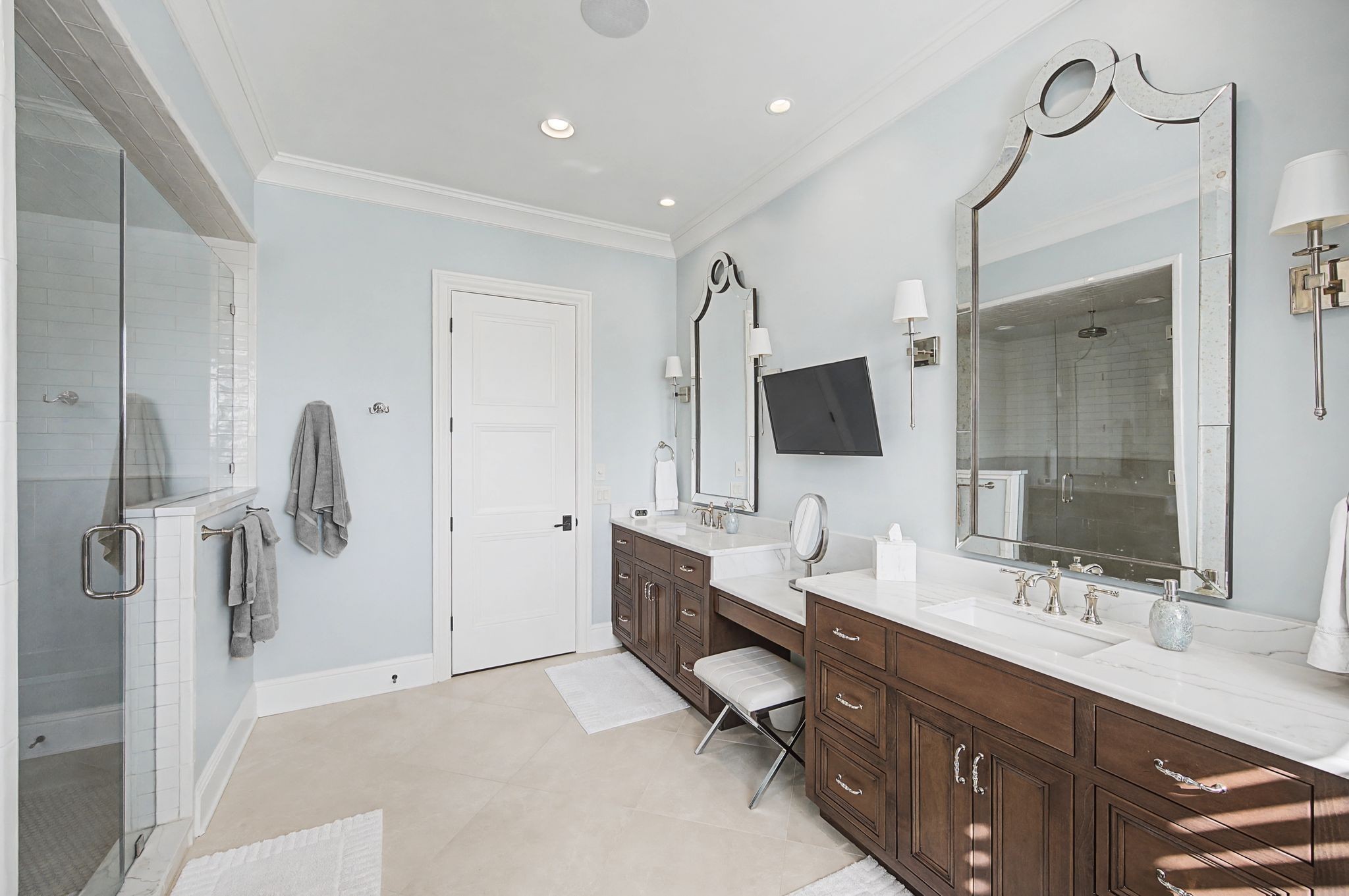 1204 Echo Ln