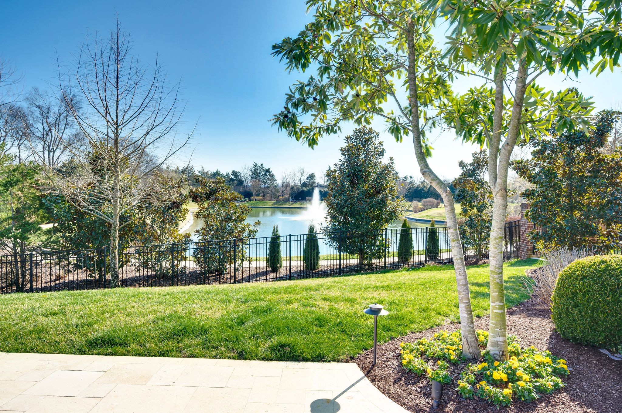 1204 Echo Ln
