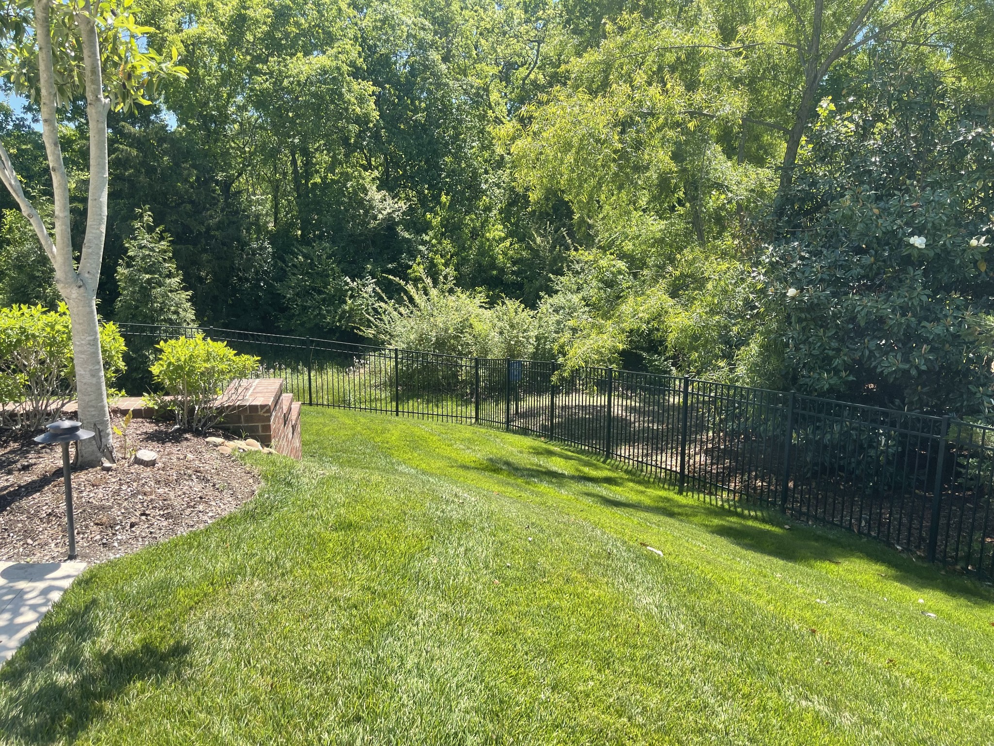 1204 Echo Ln