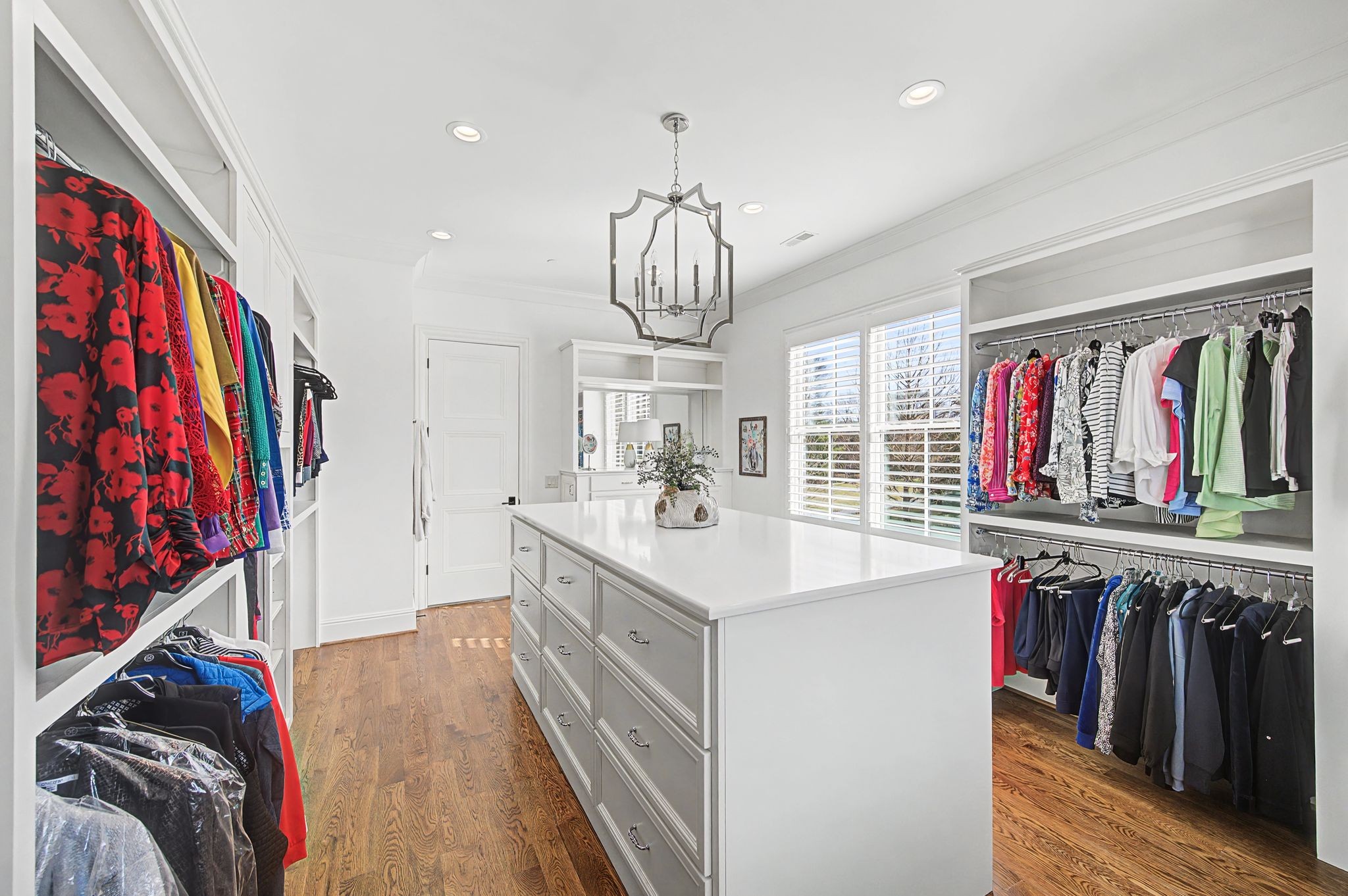1204 Echo Ln