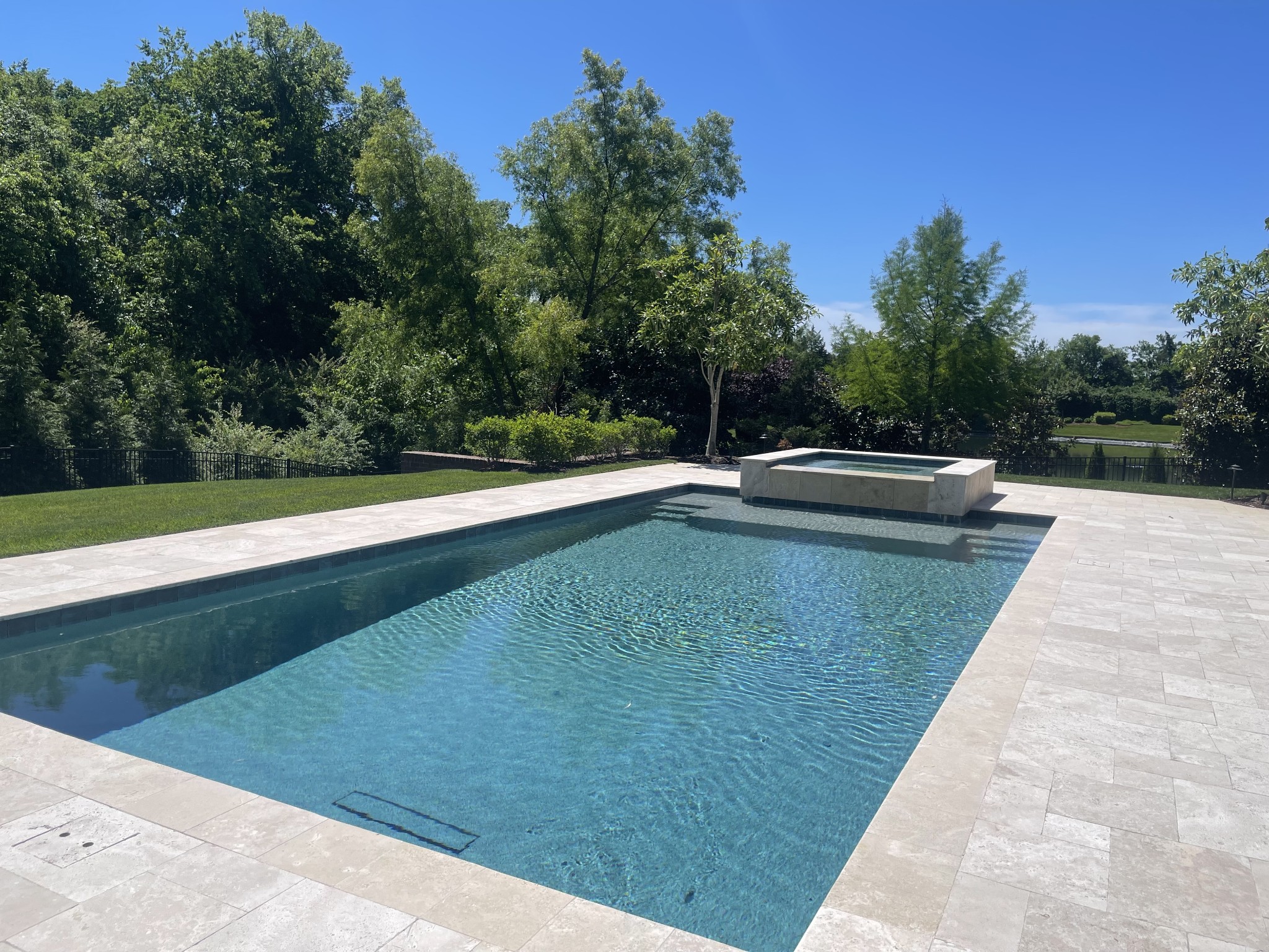 1204 Echo Ln