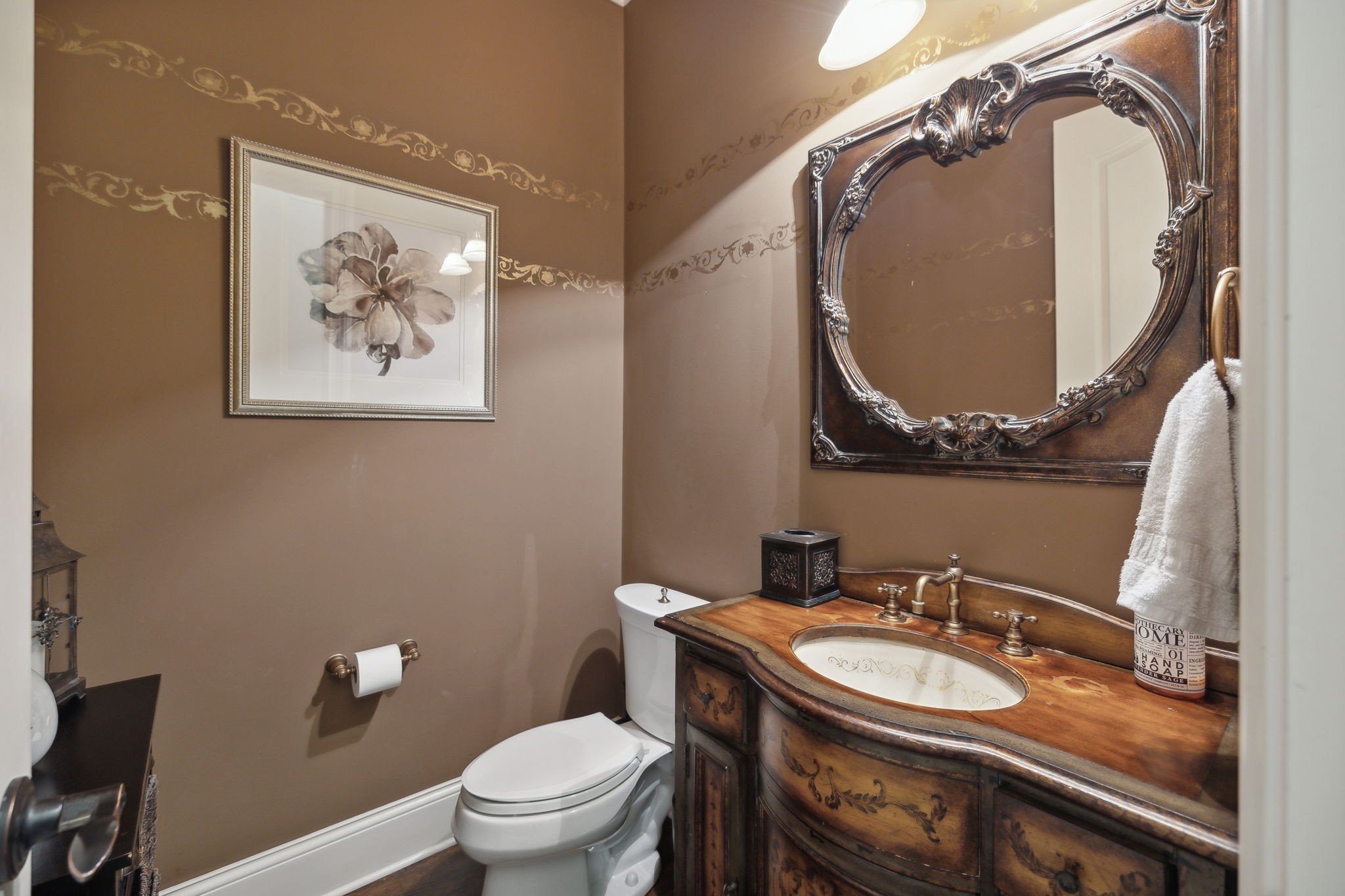 1025 Falling Leaf Cir