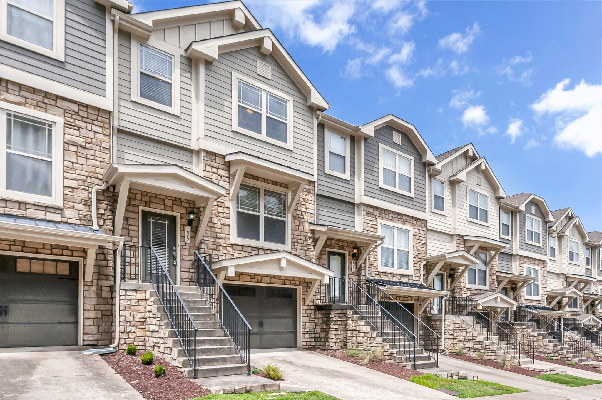 1072 Woodbury Falls Dr