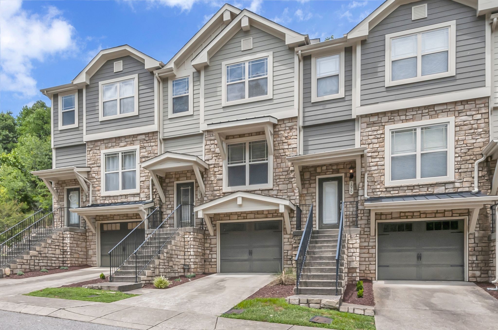 1072 Woodbury Falls Dr