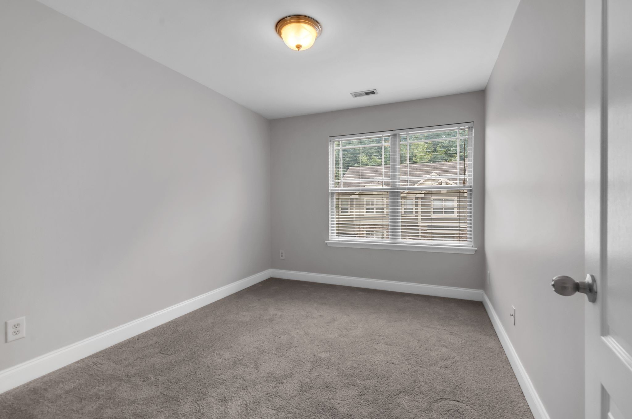 1072 Woodbury Falls Dr