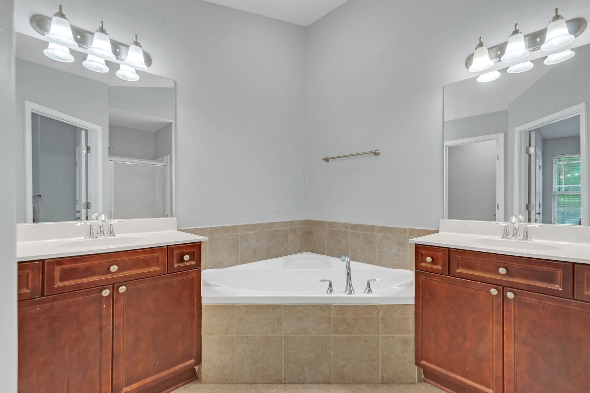 1072 Woodbury Falls Dr