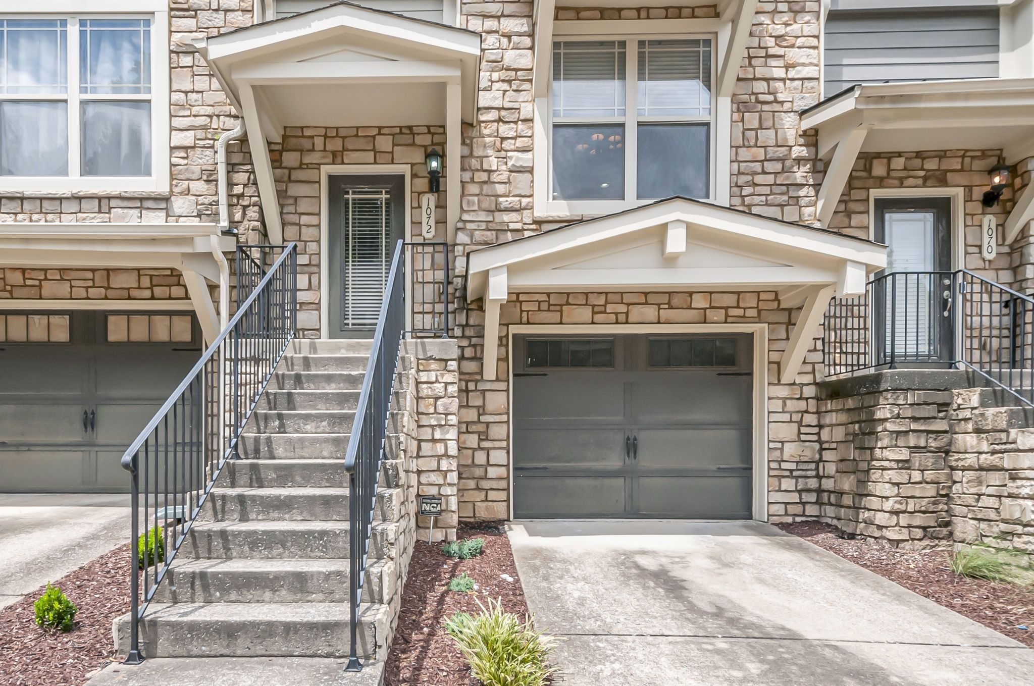 1072 Woodbury Falls Dr