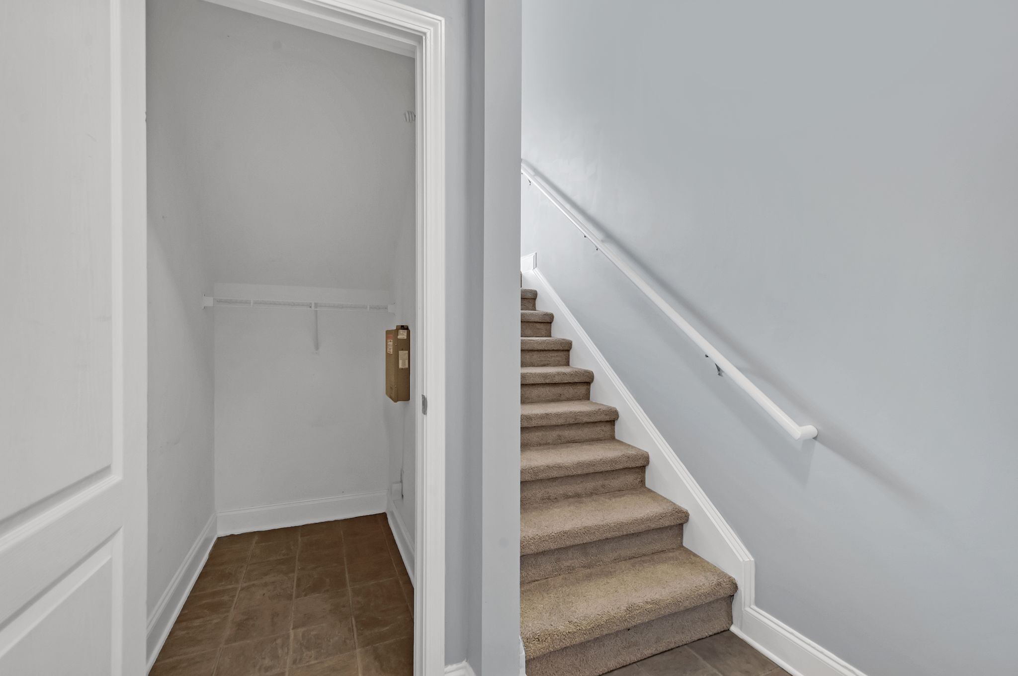1072 Woodbury Falls Dr