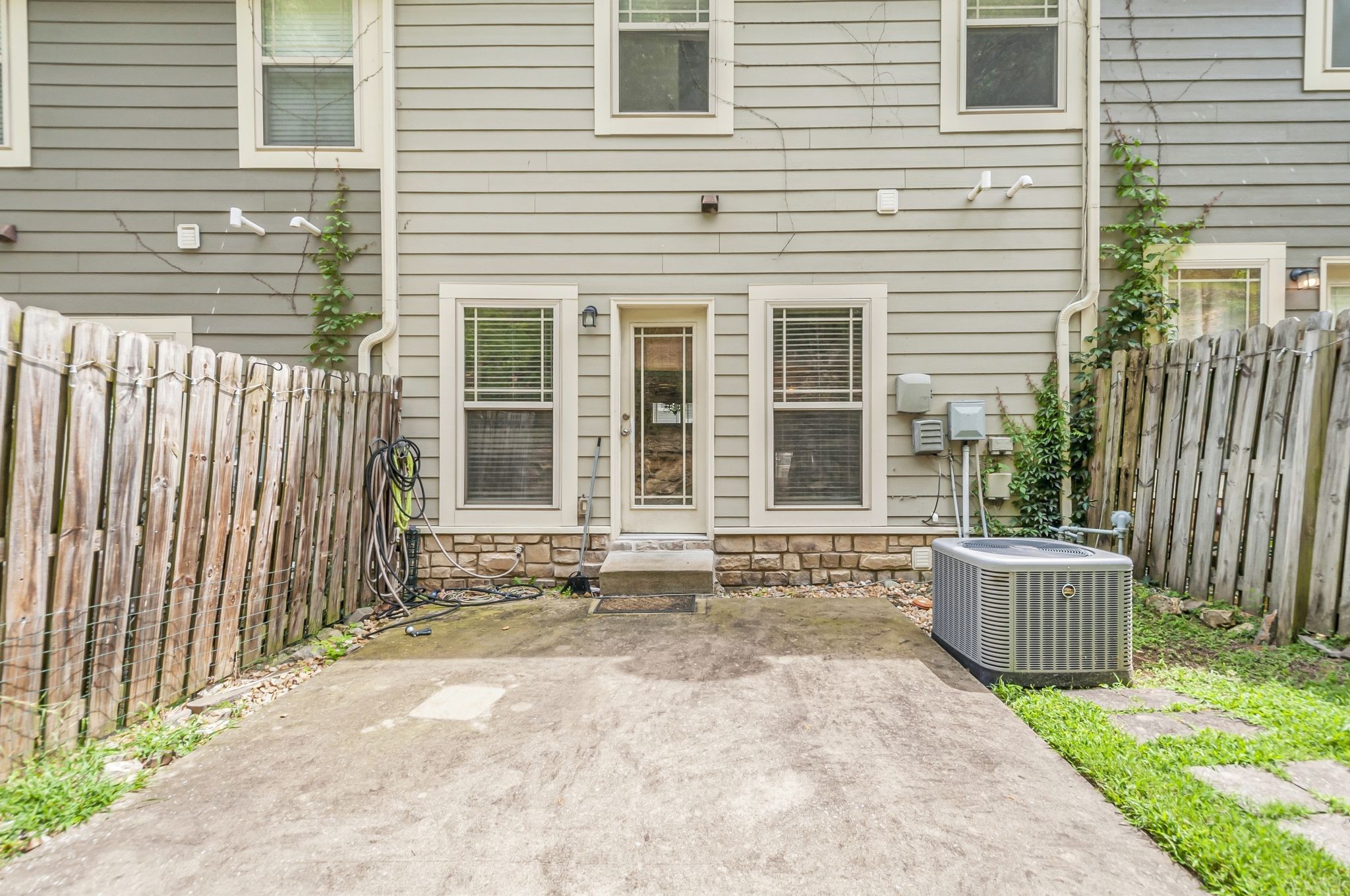 1072 Woodbury Falls Dr