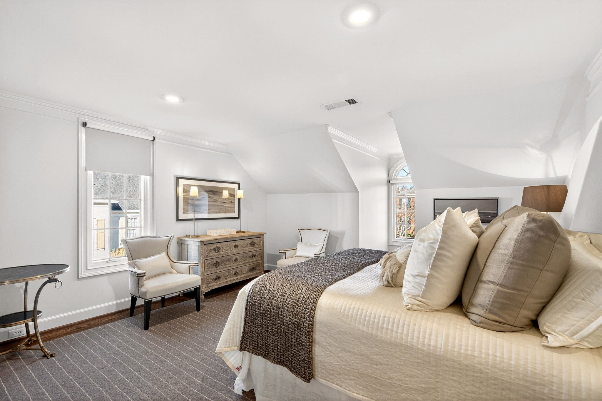 115 Chatsworth Dr
