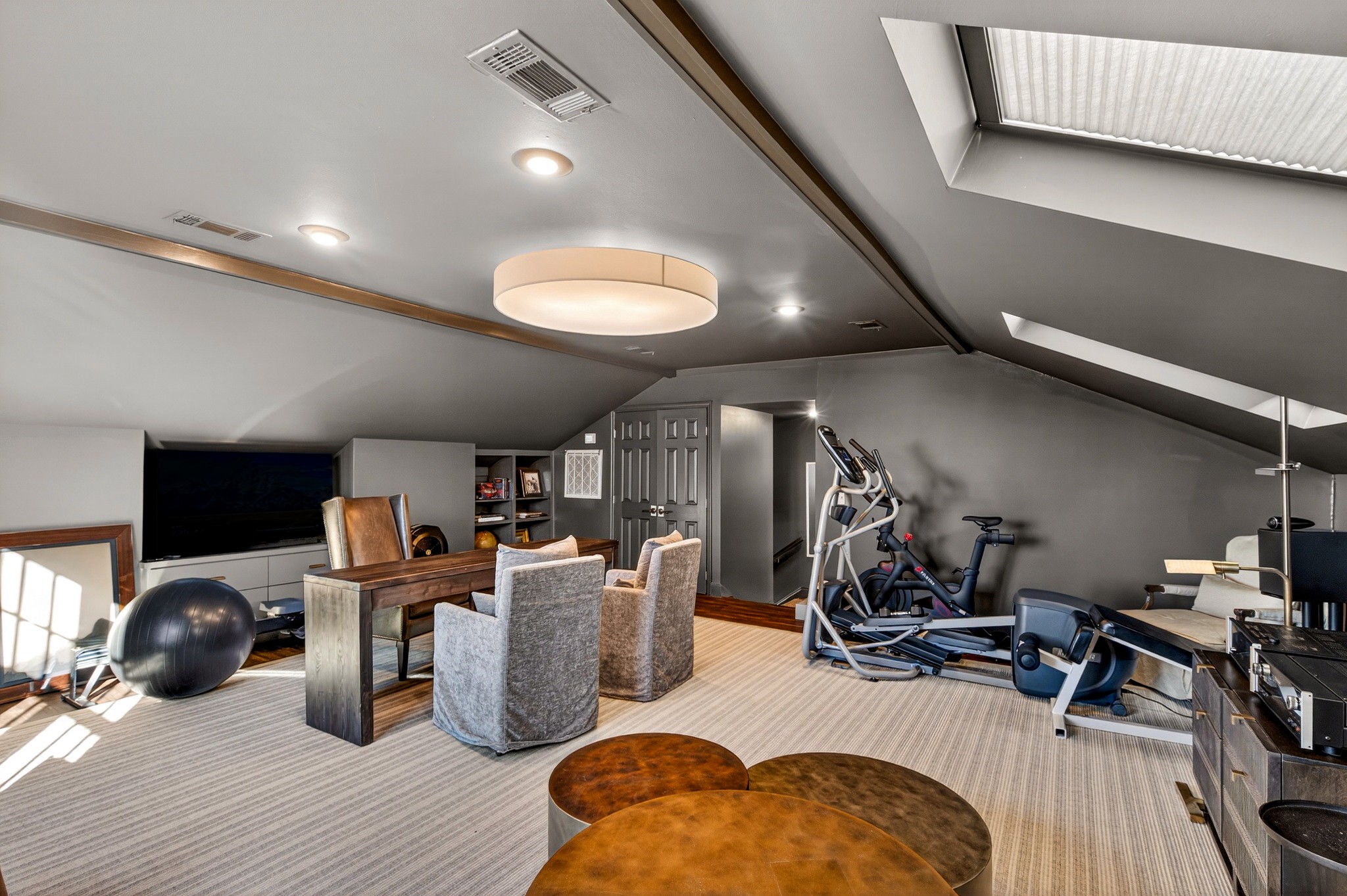 115 Chatsworth Dr