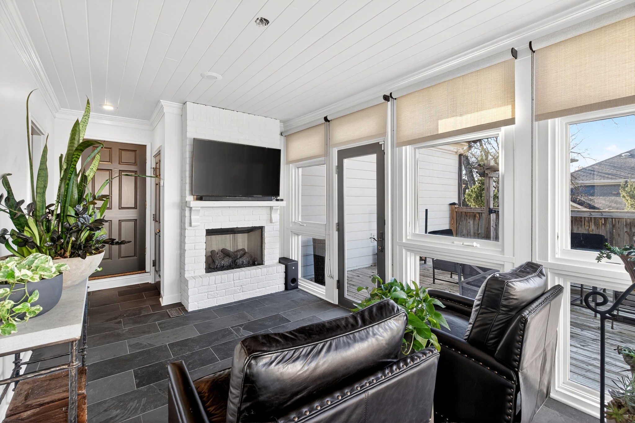 115 Chatsworth Dr