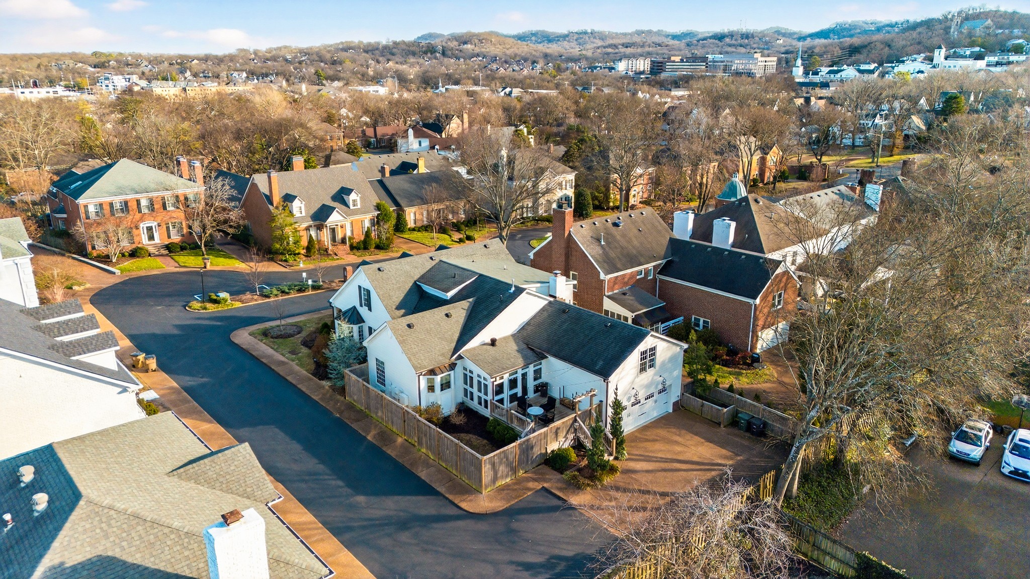 115 Chatsworth Dr