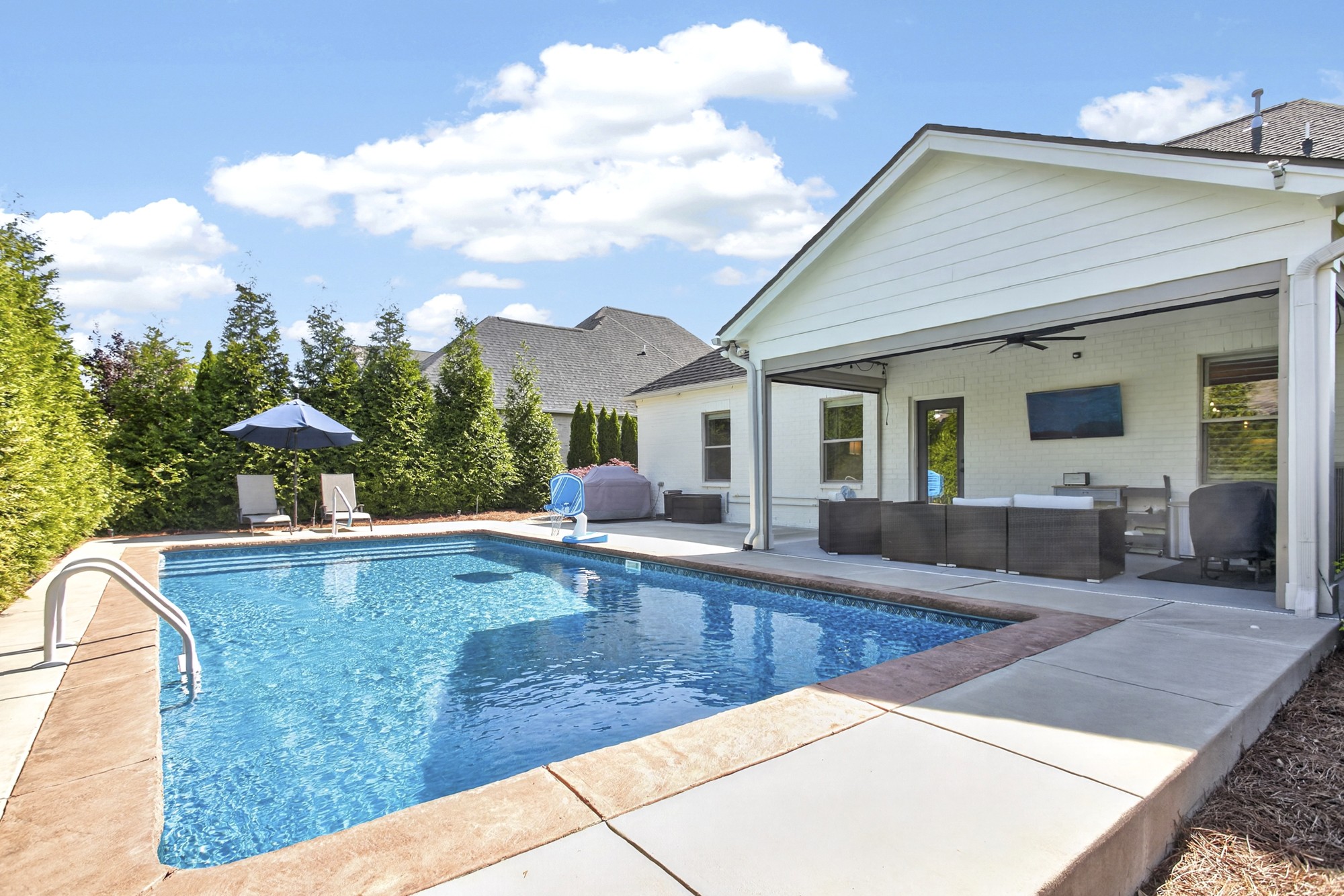 748 Fontwell Ln