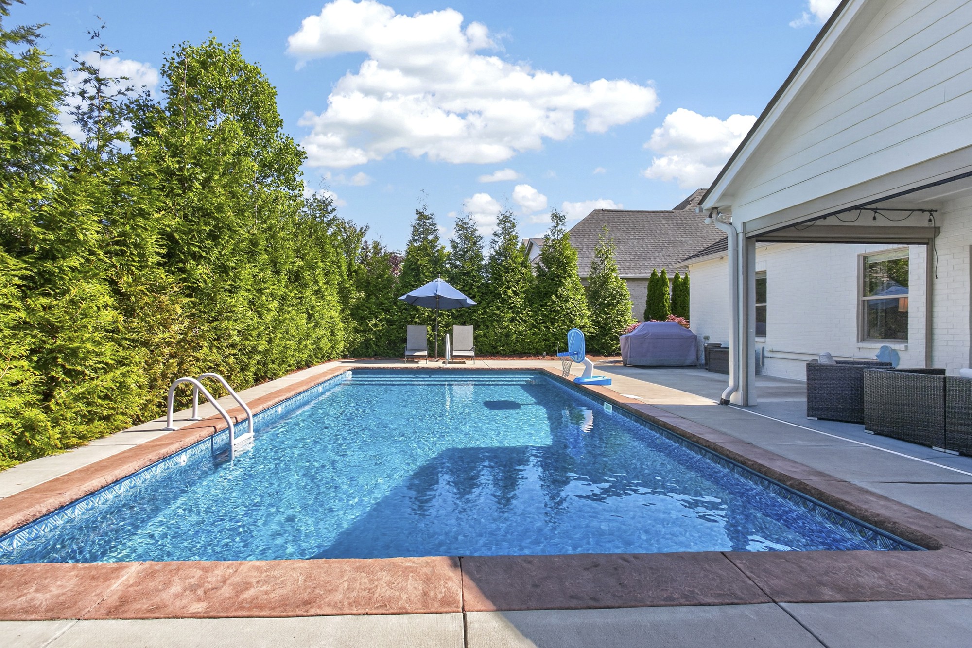 748 Fontwell Ln