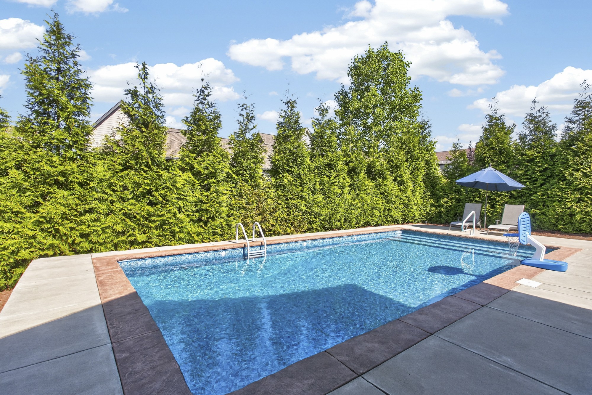 748 Fontwell Ln